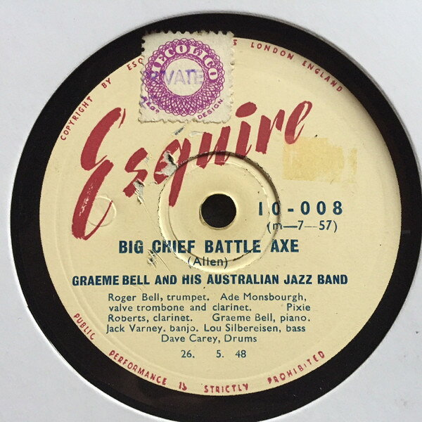 ・アーティスト Graeme Bell & His Australian Jazz Band ・タイトル Yama Yama Blues / Big Chief Battle Axe ・レーベル・型番 ESQUIRE 10008 ・フォーマット 78回転SP盤レコード ・コンディション(盤) 良い (VG+) ・コンディション(ジャケット) 可 (VG) ・コンディション(帯) オビなし ・特記事項 【※再生コンディションによる返品不可】 サンプル画像です。実際の商品の画像ではありません 商品写真はバーコード/カタログ番号に対応したサンプル画像ですので、お送りする商品の画像ではありません。帯やライナーなどの付属品は、特記事項に記載されている場合のみ含まれます。プロモやカラーレコードなどの仕様についても、該当する場合のみ特記事項に記載しています。 【ご購入前に必ずご確認ください】 ・本店サイト(www.recordcity.jp)とは価格、送料が違います ・本店サイト、その他支店のオーダーとは同梱発送できません ・注文確定後に別の注文を頂いた場合、注文同士の同梱は致しかねます。 ・別倉庫から発送しているため、店頭受け渡しは対応しておりません ・一部商品は他の通販サイトでも販売しているため、ご注文のタイミングによっては商品のご用意ができない場合がございます。 ・土日祝日はお休みです 金曜・祝前日9時以降のご連絡またはご入金は、返答または発送が週明け・祝日明けに順次対応となります。 ・ご購入後のキャンセル不可 ご購入後のキャンセルはいかなる理由においてもお受けできません。ご了承の上、ご購入くださいませ。 ・日本郵便(ゆうパック/ゆうメール)によるお届けになります。 ・中古品であることをご理解ください 当ストアでは中古商品を主に販売しております。中古品であることをご理解の上ご購入ください。また、一部商品はRecordCityオンラインストアで試聴可能です。 ・返品について お客様のご都合による返品は一切承っておりません。 表記の内容と実際の商品に相違がある場合、また針飛び等で返品・返金をご希望される場合は、商品の到着後1週間以内にご連絡ください。商品の返送をこちらで確認後、キャンセル・返金を行います。 コンディションVG以下の商品は返品できません。プレイに影響のない表面のこすれ傷、プレス起因のノイズ盤は返品の対象外です。 【コンディション表記】 ・ほぼ新品(M-)(Like New) 完全な新品。未使用。当店ではほぼ使用しません ・非常に良い(EX)(Excellent) 中古盤として美品な状態。わずかな経年を感じるものの傷みを感じさせない、当店基準で最高の状態 ・良い(VG+)(Very Good Plus) 丁寧に扱われた中古品で、軽い使用感がみられる。 ・可(VG)(Acceptable) 使い込まれた中古品で、「良い」よりもさらに使用感がみられる。 ・悪い(VG-)(Bad) 状態が悪いアイテム。使用の保障はなく、再生不可、針飛び、目立つノイズがあるかもしれない。状態によるクレーム不可。返品不可。 ・非常に悪い(G)(Very Bad) 「悪い」よりさらに状態が悪いアイテム。使用の保障はなく、再生不可、針飛び、目立つノイズがあるかもしれない。状態によるクレーム不可。返品不可。 ・ジャンク(Fair)(Junk/Fair) 割れている、反っている、水ダメージがある、カビ、ジャケットが分離している、ひどい書き込み、ひどい擦れなど最低の状態。使用の保障はなく、再生不可、針飛び、目立つノイズがあるかもしれない。状態によるクレーム不可。返品不可。 ・ジャンク(Poor)(Junk/Poor) 割れている、反っている、水ダメージがある、カビ、ジャケットが分離している、ひどい書き込み、ひどい擦れなど最低の状態。使用の保障はなく、再生不可、針飛び、目立つノイズがあるかもしれない。状態によるクレーム不可。返品不可。