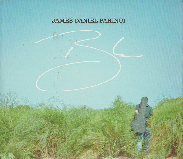 ・アーティスト James Daniel Pahinui ・タイトル Bla ・レーベル・型番 Big Knife Productions PABK1001 ・フォーマット CD ・コンディション(盤) 良い (VG+) ・コンディション(ジャケット) ・コンディション(帯) オビなし ・特記事項 【紙ジャケット】 【サイン入り】 サンプル画像です。実際の商品の画像ではありません 商品写真はバーコード/カタログ番号に対応したサンプル画像ですので、お送りする商品の画像ではありません。帯やライナーなどの付属品は、特記事項に記載されている場合のみ含まれます。プロモやカラーレコードなどの仕様についても、該当する場合のみ特記事項に記載しています。 【ご購入前に必ずご確認ください】 ・本店サイト(www.recordcity.jp)とは価格、送料が違います ・本店サイト、その他支店のオーダーとは同梱発送できません ・注文確定後に別の注文を頂いた場合、注文同士の同梱は致しかねます。 ・別倉庫から発送しているため、店頭受け渡しは対応しておりません ・一部商品は他の通販サイトでも販売しているため、ご注文のタイミングによっては商品のご用意ができない場合がございます。 ・土日祝日はお休みです 金曜・祝前日9時以降のご連絡またはご入金は、返答または発送が週明け・祝日明けに順次対応となります。 ・ご購入後のキャンセル不可 ご購入後のキャンセルはいかなる理由においてもお受けできません。ご了承の上、ご購入くださいませ。 ・日本郵便(ゆうパック/ゆうメール)によるお届けになります。 ・中古品であることをご理解ください 当ストアでは中古商品を主に販売しております。中古品であることをご理解の上ご購入ください。また、一部商品はRecordCityオンラインストアで試聴可能です。 ・返品について お客様のご都合による返品は一切承っておりません。 表記の内容と実際の商品に相違がある場合、また針飛び等で返品・返金をご希望される場合は、商品の到着後1週間以内にご連絡ください。商品の返送をこちらで確認後、キャンセル・返金を行います。 コンディションVG以下の商品は返品できません。プレイに影響のない表面のこすれ傷、プレス起因のノイズ盤は返品の対象外です。 【コンディション表記】 ・ほぼ新品(M-)(Like New) 完全な新品。未使用。当店ではほぼ使用しません ・非常に良い(EX)(Excellent) 中古盤として美品な状態。わずかな経年を感じるものの傷みを感じさせない、当店基準で最高の状態 ・良い(VG+)(Very Good Plus) 丁寧に扱われた中古品で、軽い使用感がみられる。 ・可(VG)(Acceptable) 使い込まれた中古品で、「良い」よりもさらに使用感がみられる。 ・悪い(VG-)(Bad) 状態が悪いアイテム。使用の保障はなく、再生不可、針飛び、目立つノイズがあるかもしれない。状態によるクレーム不可。返品不可。 ・非常に悪い(G)(Very Bad) 「悪い」よりさらに状態が悪いアイテム。使用の保障はなく、再生不可、針飛び、目立つノイズがあるかもしれない。状態によるクレーム不可。返品不可。 ・ジャンク(Fair)(Junk/Fair) 割れている、反っている、水ダメージがある、カビ、ジャケットが分離している、ひどい書き込み、ひどい擦れなど最低の状態。使用の保障はなく、再生不可、針飛び、目立つノイズがあるかもしれない。状態によるクレーム不可。返品不可。 ・ジャンク(Poor)(Junk/Poor) 割れている、反っている、水ダメージがある、カビ、ジャケットが分離している、ひどい書き込み、ひどい擦れなど最低の状態。使用の保障はなく、再生不可、針飛び、目立つノイズがあるかもしれない。状態によるクレーム不可。返品不可。