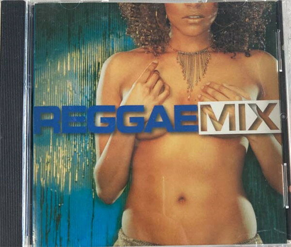 ・アーティスト Various ・タイトル Reggae Mix ・レーベル・型番 SPG MUSIC SPG3007 ・フォーマット CD ・コンディション(盤) 良い (VG+) ・コンディション(ジャケット) ・コンディション(帯) オビなし ・特記事項 サンプル画像です。実際の商品の画像ではありません 商品写真はバーコード/カタログ番号に対応したサンプル画像ですので、お送りする商品の画像ではありません。帯やライナーなどの付属品は、特記事項に記載されている場合のみ含まれます。プロモやカラーレコードなどの仕様についても、該当する場合のみ特記事項に記載しています。 【ご購入前に必ずご確認ください】 ・本店サイト(www.recordcity.jp)とは価格、送料が違います ・本店サイト、その他支店のオーダーとは同梱発送できません ・注文確定後に別の注文を頂いた場合、注文同士の同梱は致しかねます。 ・別倉庫から発送しているため、店頭受け渡しは対応しておりません ・一部商品は他の通販サイトでも販売しているため、ご注文のタイミングによっては商品のご用意ができない場合がございます。 ・土日祝日はお休みです 金曜・祝前日9時以降のご連絡またはご入金は、返答または発送が週明け・祝日明けに順次対応となります。 ・ご購入後のキャンセル不可 ご購入後のキャンセルはいかなる理由においてもお受けできません。ご了承の上、ご購入くださいませ。 ・日本郵便(ゆうパック/ゆうメール)によるお届けになります。 ・中古品であることをご理解ください 当ストアでは中古商品を主に販売しております。中古品であることをご理解の上ご購入ください。また、一部商品はRecordCityオンラインストアで試聴可能です。 ・返品について お客様のご都合による返品は一切承っておりません。 表記の内容と実際の商品に相違がある場合、また針飛び等で返品・返金をご希望される場合は、商品の到着後1週間以内にご連絡ください。商品の返送をこちらで確認後、キャンセル・返金を行います。 コンディションVG以下の商品は返品できません。プレイに影響のない表面のこすれ傷、プレス起因のノイズ盤は返品の対象外です。 【コンディション表記】 ・ほぼ新品(M-)(Like New) 完全な新品。未使用。当店ではほぼ使用しません ・非常に良い(EX)(Excellent) 中古盤として美品な状態。わずかな経年を感じるものの傷みを感じさせない、当店基準で最高の状態 ・良い(VG+)(Very Good Plus) 丁寧に扱われた中古品で、軽い使用感がみられる。 ・可(VG)(Acceptable) 使い込まれた中古品で、「良い」よりもさらに使用感がみられる。 ・悪い(VG-)(Bad) 状態が悪いアイテム。使用の保障はなく、再生不可、針飛び、目立つノイズがあるかもしれない。状態によるクレーム不可。返品不可。 ・非常に悪い(G)(Very Bad) 「悪い」よりさらに状態が悪いアイテム。使用の保障はなく、再生不可、針飛び、目立つノイズがあるかもしれない。状態によるクレーム不可。返品不可。 ・ジャンク(Fair)(Junk/Fair) 割れている、反っている、水ダメージがある、カビ、ジャケットが分離している、ひどい書き込み、ひどい擦れなど最低の状態。使用の保障はなく、再生不可、針飛び、目立つノイズがあるかもしれない。状態によるクレーム不可。返品不可。 ・ジャンク(Poor)(Junk/Poor) 割れている、反っている、水ダメージがある、カビ、ジャケットが分離している、ひどい書き込み、ひどい擦れなど最低の状態。使用の保障はなく、再生不可、針飛び、目立つノイズがあるかもしれない。状態によるクレーム不可。返品不可。