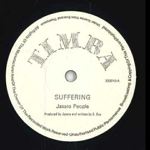 ・アーティスト Jasaro People ・タイトル Suffering / Version ・レーベル・型番 Timba/333 UK 333010 ・フォーマット 7インチレコード ・コンディション(盤) 新品 (M) ・コンディション(ジャケット) ・コンディション(帯) オビなし ・特記事項 サンプル画像です。実際の商品の画像ではありません 商品写真はバーコード/カタログ番号に対応したサンプル画像ですので、お送りする商品の画像ではありません。帯やライナーなどの付属品は、特記事項に記載されている場合のみ含まれます。プロモやカラーレコードなどの仕様についても、該当する場合のみ特記事項に記載しています。 【ご購入前に必ずご確認ください】 ・本店サイト(www.recordcity.jp)とは価格、送料が違います ・本店サイト、その他支店のオーダーとは同梱発送できません ・注文確定後に別の注文を頂いた場合、注文同士の同梱は致しかねます。 ・別倉庫から発送しているため、店頭受け渡しは対応しておりません ・一部商品は他の通販サイトでも販売しているため、ご注文のタイミングによっては商品のご用意ができない場合がございます。 ・土日祝日はお休みです 金曜・祝前日9時以降のご連絡またはご入金は、返答または発送が週明け・祝日明けに順次対応となります。 ・ご購入後のキャンセル不可 ご購入後のキャンセルはいかなる理由においてもお受けできません。ご了承の上、ご購入くださいませ。 ・日本郵便(ゆうパック/ゆうメール)によるお届けになります。 ・中古品であることをご理解ください 当ストアでは中古商品を主に販売しております。中古品であることをご理解の上ご購入ください。また、一部商品はRecordCityオンラインストアで試聴可能です。 ・返品について お客様のご都合による返品は一切承っておりません。 表記の内容と実際の商品に相違がある場合、また針飛び等で返品・返金をご希望される場合は、商品の到着後1週間以内にご連絡ください。商品の返送をこちらで確認後、キャンセル・返金を行います。 コンディションVG以下の商品は返品できません。プレイに影響のない表面のこすれ傷、プレス起因のノイズ盤は返品の対象外です。 【コンディション表記】 ・ほぼ新品(M-)(Like New) 完全な新品。未使用。当店ではほぼ使用しません ・非常に良い(EX)(Excellent) 中古盤として美品な状態。わずかな経年を感じるものの傷みを感じさせない、当店基準で最高の状態 ・良い(VG+)(Very Good Plus) 丁寧に扱われた中古品で、軽い使用感がみられる。 ・可(VG)(Acceptable) 使い込まれた中古品で、「良い」よりもさらに使用感がみられる。 ・悪い(VG-)(Bad) 状態が悪いアイテム。使用の保障はなく、再生不可、針飛び、目立つノイズがあるかもしれない。状態によるクレーム不可。返品不可。 ・非常に悪い(G)(Very Bad) 「悪い」よりさらに状態が悪いアイテム。使用の保障はなく、再生不可、針飛び、目立つノイズがあるかもしれない。状態によるクレーム不可。返品不可。 ・ジャンク(Fair)(Junk/Fair) 割れている、反っている、水ダメージがある、カビ、ジャケットが分離している、ひどい書き込み、ひどい擦れなど最低の状態。使用の保障はなく、再生不可、針飛び、目立つノイズがあるかもしれない。状態によるクレーム不可。返品不可。 ・ジャンク(Poor)(Junk/Poor) 割れている、反っている、水ダメージがある、カビ、ジャケットが分離している、ひどい書き込み、ひどい擦れなど最低の状態。使用の保障はなく、再生不可、針飛び、目立つノイズがあるかもしれない。状態によるクレーム不可。返品不可。