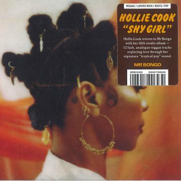 ・アーティスト Hollie Cook ・タイトル Shy GIRL ・レーベル・型番 Mr Bongo EU MRBCD323 ・フォーマット CD ・コンディション(盤) 新品 (M) ・コンディション(ジャケット) ・コンディション(帯) オビなし ・特記事項 サンプル画像です。実際の商品の画像ではありません 商品写真はバーコード/カタログ番号に対応したサンプル画像ですので、お送りする商品の画像ではありません。帯やライナーなどの付属品は、特記事項に記載されている場合のみ含まれます。プロモやカラーレコードなどの仕様についても、該当する場合のみ特記事項に記載しています。 【ご購入前に必ずご確認ください】 ・本店サイト(www.recordcity.jp)とは価格、送料が違います ・本店サイト、その他支店のオーダーとは同梱発送できません ・注文確定後に別の注文を頂いた場合、注文同士の同梱は致しかねます。 ・別倉庫から発送しているため、店頭受け渡しは対応しておりません ・一部商品は他の通販サイトでも販売しているため、ご注文のタイミングによっては商品のご用意ができない場合がございます。 ・土日祝日はお休みです 金曜・祝前日9時以降のご連絡またはご入金は、返答または発送が週明け・祝日明けに順次対応となります。 ・ご購入後のキャンセル不可 ご購入後のキャンセルはいかなる理由においてもお受けできません。ご了承の上、ご購入くださいませ。 ・日本郵便(ゆうパック/ゆうメール)によるお届けになります。 ・中古品であることをご理解ください 当ストアでは中古商品を主に販売しております。中古品であることをご理解の上ご購入ください。また、一部商品はRecordCityオンラインストアで試聴可能です。 ・返品について お客様のご都合による返品は一切承っておりません。 表記の内容と実際の商品に相違がある場合、また針飛び等で返品・返金をご希望される場合は、商品の到着後1週間以内にご連絡ください。商品の返送をこちらで確認後、キャンセル・返金を行います。 コンディションVG以下の商品は返品できません。プレイに影響のない表面のこすれ傷、プレス起因のノイズ盤は返品の対象外です。 【コンディション表記】 ・ほぼ新品(M-)(Like New) 完全な新品。未使用。当店ではほぼ使用しません ・非常に良い(EX)(Excellent) 中古盤として美品な状態。わずかな経年を感じるものの傷みを感じさせない、当店基準で最高の状態 ・良い(VG+)(Very Good Plus) 丁寧に扱われた中古品で、軽い使用感がみられる。 ・可(VG)(Acceptable) 使い込まれた中古品で、「良い」よりもさらに使用感がみられる。 ・悪い(VG-)(Bad) 状態が悪いアイテム。使用の保障はなく、再生不可、針飛び、目立つノイズがあるかもしれない。状態によるクレーム不可。返品不可。 ・非常に悪い(G)(Very Bad) 「悪い」よりさらに状態が悪いアイテム。使用の保障はなく、再生不可、針飛び、目立つノイズがあるかもしれない。状態によるクレーム不可。返品不可。 ・ジャンク(Fair)(Junk/Fair) 割れている、反っている、水ダメージがある、カビ、ジャケットが分離している、ひどい書き込み、ひどい擦れなど最低の状態。使用の保障はなく、再生不可、針飛び、目立つノイズがあるかもしれない。状態によるクレーム不可。返品不可。 ・ジャンク(Poor)(Junk/Poor) 割れている、反っている、水ダメージがある、カビ、ジャケットが分離している、ひどい書き込み、ひどい擦れなど最低の状態。使用の保障はなく、再生不可、針飛び、目立つノイズがあるかもしれない。状態によるクレーム不可。返品不可。