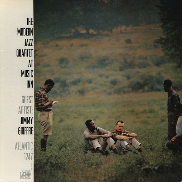 ・アーティスト Modern Jazz Quartet, Jimmy Giuffre ・タイトル Modern Jazz Quartet At Music Inn ・レーベル・型番 ATLANTIC P4554A ・フォーマット LPレコード ・コンディション(盤) 良い (VG+) ・コンディション(ジャケット) 良い (VG+) ・コンディション(帯) オビなし ・特記事項 【ライナー付き】 【カバーに目立つ染み】【盤に目立った跡】 サンプル画像です。実際の商品の画像ではありません 商品写真はバーコード/カタログ番号に対応したサンプル画像ですので、お送りする商品の画像ではありません。帯やライナーなどの付属品は、特記事項に記載されている場合のみ含まれます。プロモやカラーレコードなどの仕様についても、該当する場合のみ特記事項に記載しています。 【ご購入前に必ずご確認ください】 ・本店サイト(www.recordcity.jp)とは価格、送料が違います ・本店サイト、その他支店のオーダーとは同梱発送できません ・注文確定後に別の注文を頂いた場合、注文同士の同梱は致しかねます。 ・別倉庫から発送しているため、店頭受け渡しは対応しておりません ・一部商品は他の通販サイトでも販売しているため、ご注文のタイミングによっては商品のご用意ができない場合がございます。 ・土日祝日はお休みです 金曜・祝前日9時以降のご連絡またはご入金は、返答または発送が週明け・祝日明けに順次対応となります。 ・ご購入後のキャンセル不可 ご購入後のキャンセルはいかなる理由においてもお受けできません。ご了承の上、ご購入くださいませ。 ・日本郵便(ゆうパック/ゆうメール)によるお届けになります。 ・中古品であることをご理解ください 当ストアでは中古商品を主に販売しております。中古品であることをご理解の上ご購入ください。また、一部商品はRecordCityオンラインストアで試聴可能です。 ・返品について お客様のご都合による返品は一切承っておりません。 表記の内容と実際の商品に相違がある場合、また針飛び等で返品・返金をご希望される場合は、商品の到着後1週間以内にご連絡ください。商品の返送をこちらで確認後、キャンセル・返金を行います。 コンディションVG以下の商品は返品できません。プレイに影響のない表面のこすれ傷、プレス起因のノイズ盤は返品の対象外です。 【コンディション表記】 ・ほぼ新品(M-)(Like New) 完全な新品。未使用。当店ではほぼ使用しません ・非常に良い(EX)(Excellent) 中古盤として美品な状態。わずかな経年を感じるものの傷みを感じさせない、当店基準で最高の状態 ・良い(VG+)(Very Good Plus) 丁寧に扱われた中古品で、軽い使用感がみられる。 ・可(VG)(Acceptable) 使い込まれた中古品で、「良い」よりもさらに使用感がみられる。 ・悪い(VG-)(Bad) 状態が悪いアイテム。使用の保障はなく、再生不可、針飛び、目立つノイズがあるかもしれない。状態によるクレーム不可。返品不可。 ・非常に悪い(G)(Very Bad) 「悪い」よりさらに状態が悪いアイテム。使用の保障はなく、再生不可、針飛び、目立つノイズがあるかもしれない。状態によるクレーム不可。返品不可。 ・ジャンク(Fair)(Junk/Fair) 割れている、反っている、水ダメージがある、カビ、ジャケットが分離している、ひどい書き込み、ひどい擦れなど最低の状態。使用の保障はなく、再生不可、針飛び、目立つノイズがあるかもしれない。状態によるクレーム不可。返品不可。 ・ジャンク(Poor)(Junk/Poor) 割れている、反っている、水ダメージがある、カビ、ジャケットが分離している、ひどい書き込み、ひどい擦れなど最低の状態。使用の保障はなく、再生不可、針飛び、目立つノイズがあるかもしれない。状態によるクレーム不可。返品不可。