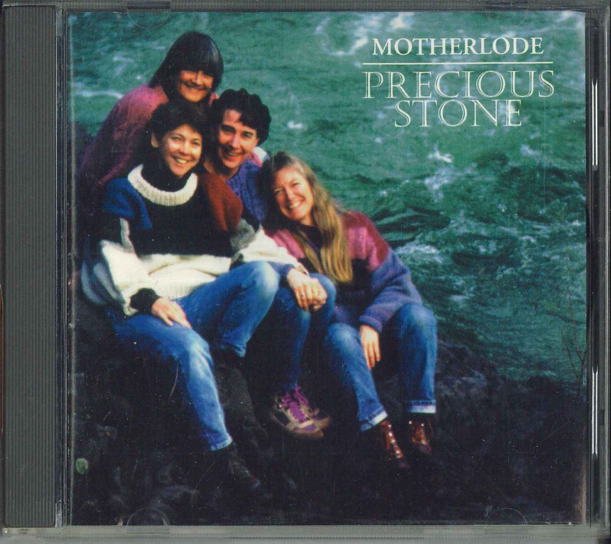 ・アーティスト Motherlode ・タイトル Precious Stone ・レーベル・型番 MOTHERLODE MUSIC NEXUS125 ・フォーマット CD ・コンディション(盤) 良い (VG+) ・コンディション(ジャケット) 良い (VG+) ・コンディション(帯) オビなし ・特記事項 【ケースにシール】【盤に小さいキズ】 サンプル画像です。実際の商品の画像ではありません 商品写真はバーコード/カタログ番号に対応したサンプル画像ですので、お送りする商品の画像ではありません。帯やライナーなどの付属品は、特記事項に記載されている場合のみ含まれます。プロモやカラーレコードなどの仕様についても、該当する場合のみ特記事項に記載しています。 【ご購入前に必ずご確認ください】 ・本店サイト(www.recordcity.jp)とは価格、送料が違います ・本店サイト、その他支店のオーダーとは同梱発送できません ・注文確定後に別の注文を頂いた場合、注文同士の同梱は致しかねます。 ・別倉庫から発送しているため、店頭受け渡しは対応しておりません ・一部商品は他の通販サイトでも販売しているため、ご注文のタイミングによっては商品のご用意ができない場合がございます。 ・土日祝日はお休みです 金曜・祝前日9時以降のご連絡またはご入金は、返答または発送が週明け・祝日明けに順次対応となります。 ・ご購入後のキャンセル不可 ご購入後のキャンセルはいかなる理由においてもお受けできません。ご了承の上、ご購入くださいませ。 ・日本郵便(ゆうパック/ゆうメール)によるお届けになります。 ・中古品であることをご理解ください 当ストアでは中古商品を主に販売しております。中古品であることをご理解の上ご購入ください。また、一部商品はRecordCityオンラインストアで試聴可能です。 ・返品について お客様のご都合による返品は一切承っておりません。 表記の内容と実際の商品に相違がある場合、また針飛び等で返品・返金をご希望される場合は、商品の到着後1週間以内にご連絡ください。商品の返送をこちらで確認後、キャンセル・返金を行います。 コンディションVG以下の商品は返品できません。プレイに影響のない表面のこすれ傷、プレス起因のノイズ盤は返品の対象外です。 【コンディション表記】 ・ほぼ新品(M-)(Like New) 完全な新品。未使用。当店ではほぼ使用しません ・非常に良い(EX)(Excellent) 中古盤として美品な状態。わずかな経年を感じるものの傷みを感じさせない、当店基準で最高の状態 ・良い(VG+)(Very Good Plus) 丁寧に扱われた中古品で、軽い使用感がみられる。 ・可(VG)(Acceptable) 使い込まれた中古品で、「良い」よりもさらに使用感がみられる。 ・悪い(VG-)(Bad) 状態が悪いアイテム。使用の保障はなく、再生不可、針飛び、目立つノイズがあるかもしれない。状態によるクレーム不可。返品不可。 ・非常に悪い(G)(Very Bad) 「悪い」よりさらに状態が悪いアイテム。使用の保障はなく、再生不可、針飛び、目立つノイズがあるかもしれない。状態によるクレーム不可。返品不可。 ・ジャンク(Fair)(Junk/Fair) 割れている、反っている、水ダメージがある、カビ、ジャケットが分離している、ひどい書き込み、ひどい擦れなど最低の状態。使用の保障はなく、再生不可、針飛び、目立つノイズがあるかもしれない。状態によるクレーム不可。返品不可。 ・ジャンク(Poor)(Junk/Poor) 割れている、反っている、水ダメージがある、カビ、ジャケットが分離している、ひどい書き込み、ひどい擦れなど最低の状態。使用の保障はなく、再生不可、針飛び、目立つノイズがあるかもしれない。状態によるクレーム不可。返品不可。