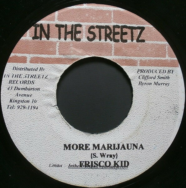 ・アーティスト Frisco Kid / Future Troubles ・タイトル More Marijauna / Drunken Master ・レーベル・型番 In The Streetz Records NONE ・フォーマット 7インチレコード ・コンディション(盤) 良い (VG+) ・コンディション(ジャケット) プレインカバー（元ジャケット／カバー無し） ・コンディション(帯) オビなし ・特記事項 サンプル画像です。実際の商品の画像ではありません 商品写真はバーコード/カタログ番号に対応したサンプル画像ですので、お送りする商品の画像ではありません。帯やライナーなどの付属品は、特記事項に記載されている場合のみ含まれます。プロモやカラーレコードなどの仕様についても、該当する場合のみ特記事項に記載しています。 【ご購入前に必ずご確認ください】 ・本店サイト(www.recordcity.jp)とは価格、送料が違います ・本店サイト、その他支店のオーダーとは同梱発送できません ・注文確定後に別の注文を頂いた場合、注文同士の同梱は致しかねます。 ・別倉庫から発送しているため、店頭受け渡しは対応しておりません ・一部商品は他の通販サイトでも販売しているため、ご注文のタイミングによっては商品のご用意ができない場合がございます。 ・土日祝日はお休みです 金曜・祝前日9時以降のご連絡またはご入金は、返答または発送が週明け・祝日明けに順次対応となります。 ・ご購入後のキャンセル不可 ご購入後のキャンセルはいかなる理由においてもお受けできません。ご了承の上、ご購入くださいませ。 ・日本郵便(ゆうパック/ゆうメール)によるお届けになります。 ・中古品であることをご理解ください 当ストアでは中古商品を主に販売しております。中古品であることをご理解の上ご購入ください。また、一部商品はRecordCityオンラインストアで試聴可能です。 ・返品について お客様のご都合による返品は一切承っておりません。 表記の内容と実際の商品に相違がある場合、また針飛び等で返品・返金をご希望される場合は、商品の到着後1週間以内にご連絡ください。商品の返送をこちらで確認後、キャンセル・返金を行います。 コンディションVG以下の商品は返品できません。プレイに影響のない表面のこすれ傷、プレス起因のノイズ盤は返品の対象外です。 【コンディション表記】 ・ほぼ新品(M-)(Like New) 完全な新品。未使用。当店ではほぼ使用しません ・非常に良い(EX)(Excellent) 中古盤として美品な状態。わずかな経年を感じるものの傷みを感じさせない、当店基準で最高の状態 ・良い(VG+)(Very Good Plus) 丁寧に扱われた中古品で、軽い使用感がみられる。 ・可(VG)(Acceptable) 使い込まれた中古品で、「良い」よりもさらに使用感がみられる。 ・悪い(VG-)(Bad) 状態が悪いアイテム。使用の保障はなく、再生不可、針飛び、目立つノイズがあるかもしれない。状態によるクレーム不可。返品不可。 ・非常に悪い(G)(Very Bad) 「悪い」よりさらに状態が悪いアイテム。使用の保障はなく、再生不可、針飛び、目立つノイズがあるかもしれない。状態によるクレーム不可。返品不可。 ・ジャンク(Fair)(Junk/Fair) 割れている、反っている、水ダメージがある、カビ、ジャケットが分離している、ひどい書き込み、ひどい擦れなど最低の状態。使用の保障はなく、再生不可、針飛び、目立つノイズがあるかもしれない。状態によるクレーム不可。返品不可。 ・ジャンク(Poor)(Junk/Poor) 割れている、反っている、水ダメージがある、カビ、ジャケットが分離している、ひどい書き込み、ひどい擦れなど最低の状態。使用の保障はなく、再生不可、針飛び、目立つノイズがあるかもしれない。状態によるクレーム不可。返品不可。