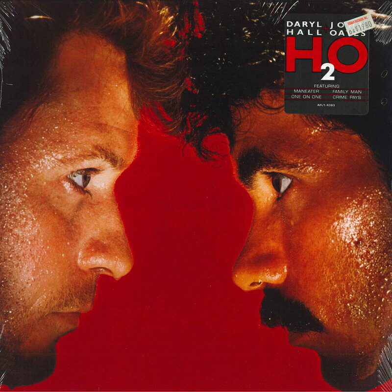 ・アーティスト Daryl Hall, John Oates ・タイトル H2O ・レーベル・型番 RCA AFLI4383 ・フォーマット LPレコード ・コンディション(盤) 良い (VG+) ・コンディション(ジャケット) 良い (VG+) ・コンディション(帯) オビなし ・特記事項 サンプル画像です。実際の商品の画像ではありません 商品写真はバーコード/カタログ番号に対応したサンプル画像ですので、お送りする商品の画像ではありません。帯やライナーなどの付属品は、特記事項に記載されている場合のみ含まれます。プロモやカラーレコードなどの仕様についても、該当する場合のみ特記事項に記載しています。 【ご購入前に必ずご確認ください】 ・本店サイト(www.recordcity.jp)とは価格、送料が違います ・本店サイト、その他支店のオーダーとは同梱発送できません ・注文確定後に別の注文を頂いた場合、注文同士の同梱は致しかねます。 ・別倉庫から発送しているため、店頭受け渡しは対応しておりません ・一部商品は他の通販サイトでも販売しているため、ご注文のタイミングによっては商品のご用意ができない場合がございます。 ・土日祝日はお休みです 金曜・祝前日9時以降のご連絡またはご入金は、返答または発送が週明け・祝日明けに順次対応となります。 ・ご購入後のキャンセル不可 ご購入後のキャンセルはいかなる理由においてもお受けできません。ご了承の上、ご購入くださいませ。 ・日本郵便(ゆうパック/ゆうメール)によるお届けになります。 ・中古品であることをご理解ください 当ストアでは中古商品を主に販売しております。中古品であることをご理解の上ご購入ください。また、一部商品はRecordCityオンラインストアで試聴可能です。 ・返品について お客様のご都合による返品は一切承っておりません。 表記の内容と実際の商品に相違がある場合、また針飛び等で返品・返金をご希望される場合は、商品の到着後1週間以内にご連絡ください。商品の返送をこちらで確認後、キャンセル・返金を行います。 コンディションVG以下の商品は返品できません。プレイに影響のない表面のこすれ傷、プレス起因のノイズ盤は返品の対象外です。 【コンディション表記】 ・ほぼ新品(M-)(Like New) 完全な新品。未使用。当店ではほぼ使用しません ・非常に良い(EX)(Excellent) 中古盤として美品な状態。わずかな経年を感じるものの傷みを感じさせない、当店基準で最高の状態 ・良い(VG+)(Very Good Plus) 丁寧に扱われた中古品で、軽い使用感がみられる。 ・可(VG)(Acceptable) 使い込まれた中古品で、「良い」よりもさらに使用感がみられる。 ・悪い(VG-)(Bad) 状態が悪いアイテム。使用の保障はなく、再生不可、針飛び、目立つノイズがあるかもしれない。状態によるクレーム不可。返品不可。 ・非常に悪い(G)(Very Bad) 「悪い」よりさらに状態が悪いアイテム。使用の保障はなく、再生不可、針飛び、目立つノイズがあるかもしれない。状態によるクレーム不可。返品不可。 ・ジャンク(Fair)(Junk/Fair) 割れている、反っている、水ダメージがある、カビ、ジャケットが分離している、ひどい書き込み、ひどい擦れなど最低の状態。使用の保障はなく、再生不可、針飛び、目立つノイズがあるかもしれない。状態によるクレーム不可。返品不可。 ・ジャンク(Poor)(Junk/Poor) 割れている、反っている、水ダメージがある、カビ、ジャケットが分離している、ひどい書き込み、ひどい擦れなど最低の状態。使用の保障はなく、再生不可、針飛び、目立つノイズがあるかもしれない。状態によるクレーム不可。返品不可。