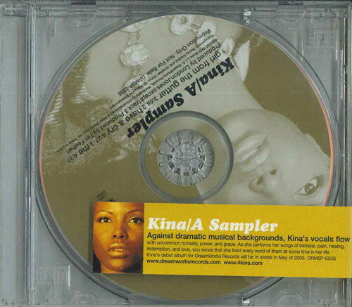 ・アーティスト Kina ・タイトル A Sampler ・レーベル・型番 DREAMWORKS DRM5P5205 ・フォーマット CD ・コンディション(盤) 良い (VG+) ・コンディション(ジャケット) 良い (VG+) ・コンディション(帯) オビなし ・特記事項 【プロモ盤】 【Promotion Only】 サンプル画像です。実際の商品の画像ではありません 商品写真はバーコード/カタログ番号に対応したサンプル画像ですので、お送りする商品の画像ではありません。帯やライナーなどの付属品は、特記事項に記載されている場合のみ含まれます。プロモやカラーレコードなどの仕様についても、該当する場合のみ特記事項に記載しています。 【ご購入前に必ずご確認ください】 ・本店サイト(www.recordcity.jp)とは価格、送料が違います ・本店サイト、その他支店のオーダーとは同梱発送できません ・注文確定後に別の注文を頂いた場合、注文同士の同梱は致しかねます。 ・別倉庫から発送しているため、店頭受け渡しは対応しておりません ・一部商品は他の通販サイトでも販売しているため、ご注文のタイミングによっては商品のご用意ができない場合がございます。 ・土日祝日はお休みです 金曜・祝前日9時以降のご連絡またはご入金は、返答または発送が週明け・祝日明けに順次対応となります。 ・ご購入後のキャンセル不可 ご購入後のキャンセルはいかなる理由においてもお受けできません。ご了承の上、ご購入くださいませ。 ・日本郵便(ゆうパック/ゆうメール)によるお届けになります。 ・中古品であることをご理解ください 当ストアでは中古商品を主に販売しております。中古品であることをご理解の上ご購入ください。また、一部商品はRecordCityオンラインストアで試聴可能です。 ・返品について お客様のご都合による返品は一切承っておりません。 表記の内容と実際の商品に相違がある場合、また針飛び等で返品・返金をご希望される場合は、商品の到着後1週間以内にご連絡ください。商品の返送をこちらで確認後、キャンセル・返金を行います。 コンディションVG以下の商品は返品できません。プレイに影響のない表面のこすれ傷、プレス起因のノイズ盤は返品の対象外です。 【コンディション表記】 ・ほぼ新品(M-)(Like New) 完全な新品。未使用。当店ではほぼ使用しません ・非常に良い(EX)(Excellent) 中古盤として美品な状態。わずかな経年を感じるものの傷みを感じさせない、当店基準で最高の状態 ・良い(VG+)(Very Good Plus) 丁寧に扱われた中古品で、軽い使用感がみられる。 ・可(VG)(Acceptable) 使い込まれた中古品で、「良い」よりもさらに使用感がみられる。 ・悪い(VG-)(Bad) 状態が悪いアイテム。使用の保障はなく、再生不可、針飛び、目立つノイズがあるかもしれない。状態によるクレーム不可。返品不可。 ・非常に悪い(G)(Very Bad) 「悪い」よりさらに状態が悪いアイテム。使用の保障はなく、再生不可、針飛び、目立つノイズがあるかもしれない。状態によるクレーム不可。返品不可。 ・ジャンク(Fair)(Junk/Fair) 割れている、反っている、水ダメージがある、カビ、ジャケットが分離している、ひどい書き込み、ひどい擦れなど最低の状態。使用の保障はなく、再生不可、針飛び、目立つノイズがあるかもしれない。状態によるクレーム不可。返品不可。 ・ジャンク(Poor)(Junk/Poor) 割れている、反っている、水ダメージがある、カビ、ジャケットが分離している、ひどい書き込み、ひどい擦れなど最低の状態。使用の保障はなく、再生不可、針飛び、目立つノイズがあるかもしれない。状態によるクレーム不可。返品不可。