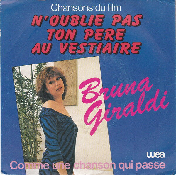 ・アーティスト Bruna Giraldi ・タイトル Comme Une Chanson Qui Passe - Chanson Du Film " N'oublie Pas Ton Pere Au Vestiaire " ・レーベル・型番 WEA 19178 ・フォーマット 7インチレコード ・コンディション(盤) 良い (VG+) ・コンディション(ジャケット) 良い (VG+) ・コンディション(帯) オビなし ・特記事項 【カバーにリングウェア】【盤に目立った跡】 サンプル画像です。実際の商品の画像ではありません 商品写真はバーコード/カタログ番号に対応したサンプル画像ですので、お送りする商品の画像ではありません。帯やライナーなどの付属品は、特記事項に記載されている場合のみ含まれます。プロモやカラーレコードなどの仕様についても、該当する場合のみ特記事項に記載しています。 【ご購入前に必ずご確認ください】 ・本店サイト(www.recordcity.jp)とは価格、送料が違います ・本店サイト、その他支店のオーダーとは同梱発送できません ・注文確定後に別の注文を頂いた場合、注文同士の同梱は致しかねます。 ・別倉庫から発送しているため、店頭受け渡しは対応しておりません ・一部商品は他の通販サイトでも販売しているため、ご注文のタイミングによっては商品のご用意ができない場合がございます。 ・土日祝日はお休みです 金曜・祝前日9時以降のご連絡またはご入金は、返答または発送が週明け・祝日明けに順次対応となります。 ・ご購入後のキャンセル不可 ご購入後のキャンセルはいかなる理由においてもお受けできません。ご了承の上、ご購入くださいませ。 ・日本郵便(ゆうパック/ゆうメール)によるお届けになります。 ・中古品であることをご理解ください 当ストアでは中古商品を主に販売しております。中古品であることをご理解の上ご購入ください。また、一部商品はRecordCityオンラインストアで試聴可能です。 ・返品について お客様のご都合による返品は一切承っておりません。 表記の内容と実際の商品に相違がある場合、また針飛び等で返品・返金をご希望される場合は、商品の到着後1週間以内にご連絡ください。商品の返送をこちらで確認後、キャンセル・返金を行います。 コンディションVG以下の商品は返品できません。プレイに影響のない表面のこすれ傷、プレス起因のノイズ盤は返品の対象外です。 【コンディション表記】 ・ほぼ新品(M-)(Like New) 完全な新品。未使用。当店ではほぼ使用しません ・非常に良い(EX)(Excellent) 中古盤として美品な状態。わずかな経年を感じるものの傷みを感じさせない、当店基準で最高の状態 ・良い(VG+)(Very Good Plus) 丁寧に扱われた中古品で、軽い使用感がみられる。 ・可(VG)(Acceptable) 使い込まれた中古品で、「良い」よりもさらに使用感がみられる。 ・悪い(VG-)(Bad) 状態が悪いアイテム。使用の保障はなく、再生不可、針飛び、目立つノイズがあるかもしれない。状態によるクレーム不可。返品不可。 ・非常に悪い(G)(Very Bad) 「悪い」よりさらに状態が悪いアイテム。使用の保障はなく、再生不可、針飛び、目立つノイズがあるかもしれない。状態によるクレーム不可。返品不可。 ・ジャンク(Fair)(Junk/Fair) 割れている、反っている、水ダメージがある、カビ、ジャケットが分離している、ひどい書き込み、ひどい擦れなど最低の状態。使用の保障はなく、再生不可、針飛び、目立つノイズがあるかもしれない。状態によるクレーム不可。返品不可。 ・ジャンク(Poor)(Junk/Poor) 割れている、反っている、水ダメージがある、カビ、ジャケットが分離している、ひどい書き込み、ひどい擦れなど最低の状態。使用の保障はなく、再生不可、針飛び、目立つノイズがあるかもしれない。状態によるクレーム不可。返品不可。