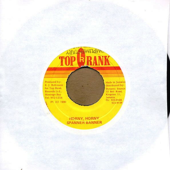 ・アーティスト Spanner Banner ・タイトル Horny Horny ・レーベル・型番 Top Rank NONE ・フォーマット 7インチレコード ・コンディション(盤) 良い (VG+) ・コンディション(ジャケット) ・コンディション(帯) オビなし ・特記事項 【レーベルに書き込み】【SEW】 サンプル画像です。実際の商品の画像ではありません 商品写真はバーコード/カタログ番号に対応したサンプル画像ですので、お送りする商品の画像ではありません。帯やライナーなどの付属品は、特記事項に記載されている場合のみ含まれます。プロモやカラーレコードなどの仕様についても、該当する場合のみ特記事項に記載しています。 【ご購入前に必ずご確認ください】 ・本店サイト(www.recordcity.jp)とは価格、送料が違います ・本店サイト、その他支店のオーダーとは同梱発送できません ・注文確定後に別の注文を頂いた場合、注文同士の同梱は致しかねます。 ・別倉庫から発送しているため、店頭受け渡しは対応しておりません ・一部商品は他の通販サイトでも販売しているため、ご注文のタイミングによっては商品のご用意ができない場合がございます。 ・土日祝日はお休みです 金曜・祝前日9時以降のご連絡またはご入金は、返答または発送が週明け・祝日明けに順次対応となります。 ・ご購入後のキャンセル不可 ご購入後のキャンセルはいかなる理由においてもお受けできません。ご了承の上、ご購入くださいませ。 ・日本郵便(ゆうパック/ゆうメール)によるお届けになります。 ・中古品であることをご理解ください 当ストアでは中古商品を主に販売しております。中古品であることをご理解の上ご購入ください。また、一部商品はRecordCityオンラインストアで試聴可能です。 ・返品について お客様のご都合による返品は一切承っておりません。 表記の内容と実際の商品に相違がある場合、また針飛び等で返品・返金をご希望される場合は、商品の到着後1週間以内にご連絡ください。商品の返送をこちらで確認後、キャンセル・返金を行います。 コンディションVG以下の商品は返品できません。プレイに影響のない表面のこすれ傷、プレス起因のノイズ盤は返品の対象外です。 【コンディション表記】 ・ほぼ新品(M-)(Like New) 完全な新品。未使用。当店ではほぼ使用しません ・非常に良い(EX)(Excellent) 中古盤として美品な状態。わずかな経年を感じるものの傷みを感じさせない、当店基準で最高の状態 ・良い(VG+)(Very Good Plus) 丁寧に扱われた中古品で、軽い使用感がみられる。 ・可(VG)(Acceptable) 使い込まれた中古品で、「良い」よりもさらに使用感がみられる。 ・悪い(VG-)(Bad) 状態が悪いアイテム。使用の保障はなく、再生不可、針飛び、目立つノイズがあるかもしれない。状態によるクレーム不可。返品不可。 ・非常に悪い(G)(Very Bad) 「悪い」よりさらに状態が悪いアイテム。使用の保障はなく、再生不可、針飛び、目立つノイズがあるかもしれない。状態によるクレーム不可。返品不可。 ・ジャンク(Fair)(Junk/Fair) 割れている、反っている、水ダメージがある、カビ、ジャケットが分離している、ひどい書き込み、ひどい擦れなど最低の状態。使用の保障はなく、再生不可、針飛び、目立つノイズがあるかもしれない。状態によるクレーム不可。返品不可。 ・ジャンク(Poor)(Junk/Poor) 割れている、反っている、水ダメージがある、カビ、ジャケットが分離している、ひどい書き込み、ひどい擦れなど最低の状態。使用の保障はなく、再生不可、針飛び、目立つノイズがあるかもしれない。状態によるクレーム不可。返品不可。