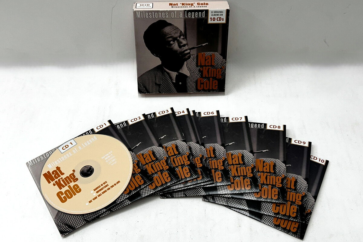 ・アーティスト Nat King Cole ・タイトル Milestones Of A Legend ・レーベル・型番 INTENSE MEDIA 600286 ・フォーマット CD ・コンディション(盤) 可 (VG) ・コンディション(ジャケット) 良い (VG+) ・コンディション(帯) オビなし ・特記事項 【盤曇り】【ボックスセット】【CDカバー一部に破れあり】 実際に発送される商品の画像です 【ご購入前に必ずご確認ください】 ・本店サイト(www.recordcity.jp)とは価格、送料が違います ・本店サイト、その他支店のオーダーとは同梱発送できません ・注文確定後に別の注文を頂いた場合、注文同士の同梱は致しかねます。 ・別倉庫から発送しているため、店頭受け渡しは対応しておりません ・一部商品は他の通販サイトでも販売しているため、ご注文のタイミングによっては商品のご用意ができない場合がございます。 ・土日祝日はお休みです 金曜・祝前日9時以降のご連絡またはご入金は、返答または発送が週明け・祝日明けに順次対応となります。 ・ご購入後のキャンセル不可 ご購入後のキャンセルはいかなる理由においてもお受けできません。ご了承の上、ご購入くださいませ。 ・日本郵便(ゆうパック/ゆうメール)によるお届けになります。 ・中古品であることをご理解ください 当ストアでは中古商品を主に販売しております。中古品であることをご理解の上ご購入ください。また、一部商品はRecordCityオンラインストアで試聴可能です。 ・返品について お客様のご都合による返品は一切承っておりません。 表記の内容と実際の商品に相違がある場合、また針飛び等で返品・返金をご希望される場合は、商品の到着後1週間以内にご連絡ください。商品の返送をこちらで確認後、キャンセル・返金を行います。 コンディションVG以下の商品は返品できません。プレイに影響のない表面のこすれ傷、プレス起因のノイズ盤は返品の対象外です。 【コンディション表記】 ・ほぼ新品(M-)(Like New) 完全な新品。未使用。当店ではほぼ使用しません ・非常に良い(EX)(Excellent) 中古盤として美品な状態。わずかな経年を感じるものの傷みを感じさせない、当店基準で最高の状態 ・良い(VG+)(Very Good Plus) 丁寧に扱われた中古品で、軽い使用感がみられる。 ・可(VG)(Acceptable) 使い込まれた中古品で、「良い」よりもさらに使用感がみられる。 ・悪い(VG-)(Bad) 状態が悪いアイテム。使用の保障はなく、再生不可、針飛び、目立つノイズがあるかもしれない。状態によるクレーム不可。返品不可。 ・非常に悪い(G)(Very Bad) 「悪い」よりさらに状態が悪いアイテム。使用の保障はなく、再生不可、針飛び、目立つノイズがあるかもしれない。状態によるクレーム不可。返品不可。 ・ジャンク(Fair)(Junk/Fair) 割れている、反っている、水ダメージがある、カビ、ジャケットが分離している、ひどい書き込み、ひどい擦れなど最低の状態。使用の保障はなく、再生不可、針飛び、目立つノイズがあるかもしれない。状態によるクレーム不可。返品不可。 ・ジャンク(Poor)(Junk/Poor) 割れている、反っている、水ダメージがある、カビ、ジャケットが分離している、ひどい書き込み、ひどい擦れなど最低の状態。使用の保障はなく、再生不可、針飛び、目立つノイズがあるかもしれない。状態によるクレーム不可。返品不可。