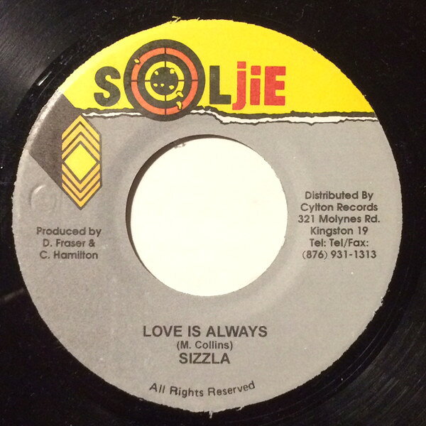 ・アーティスト Sizzla ・タイトル Love Is Always ・レーベル・型番 Soljie NONE ・フォーマット 7インチレコード ・コンディション(盤) 良い (VG+) ・コンディション(ジャケット) プレインカバー（元ジャケット／カバー無し） ・コンディション(帯) オビなし ・特記事項 【レーベルにシール付着】 サンプル画像です。実際の商品の画像ではありません 商品写真はバーコード/カタログ番号に対応したサンプル画像ですので、お送りする商品の画像ではありません。帯やライナーなどの付属品は、特記事項に記載されている場合のみ含まれます。プロモやカラーレコードなどの仕様についても、該当する場合のみ特記事項に記載しています。 【ご購入前に必ずご確認ください】 ・本店サイト(www.recordcity.jp)とは価格、送料が違います ・本店サイト、その他支店のオーダーとは同梱発送できません ・注文確定後に別の注文を頂いた場合、注文同士の同梱は致しかねます。 ・別倉庫から発送しているため、店頭受け渡しは対応しておりません ・一部商品は他の通販サイトでも販売しているため、ご注文のタイミングによっては商品のご用意ができない場合がございます。 ・土日祝日はお休みです 金曜・祝前日9時以降のご連絡またはご入金は、返答または発送が週明け・祝日明けに順次対応となります。 ・ご購入後のキャンセル不可 ご購入後のキャンセルはいかなる理由においてもお受けできません。ご了承の上、ご購入くださいませ。 ・日本郵便(ゆうパック/ゆうメール)によるお届けになります。 ・中古品であることをご理解ください 当ストアでは中古商品を主に販売しております。中古品であることをご理解の上ご購入ください。また、一部商品はRecordCityオンラインストアで試聴可能です。 ・返品について お客様のご都合による返品は一切承っておりません。 表記の内容と実際の商品に相違がある場合、また針飛び等で返品・返金をご希望される場合は、商品の到着後1週間以内にご連絡ください。商品の返送をこちらで確認後、キャンセル・返金を行います。 コンディションVG以下の商品は返品できません。プレイに影響のない表面のこすれ傷、プレス起因のノイズ盤は返品の対象外です。 【コンディション表記】 ・ほぼ新品(M-)(Like New) 完全な新品。未使用。当店ではほぼ使用しません ・非常に良い(EX)(Excellent) 中古盤として美品な状態。わずかな経年を感じるものの傷みを感じさせない、当店基準で最高の状態 ・良い(VG+)(Very Good Plus) 丁寧に扱われた中古品で、軽い使用感がみられる。 ・可(VG)(Acceptable) 使い込まれた中古品で、「良い」よりもさらに使用感がみられる。 ・悪い(VG-)(Bad) 状態が悪いアイテム。使用の保障はなく、再生不可、針飛び、目立つノイズがあるかもしれない。状態によるクレーム不可。返品不可。 ・非常に悪い(G)(Very Bad) 「悪い」よりさらに状態が悪いアイテム。使用の保障はなく、再生不可、針飛び、目立つノイズがあるかもしれない。状態によるクレーム不可。返品不可。 ・ジャンク(Fair)(Junk/Fair) 割れている、反っている、水ダメージがある、カビ、ジャケットが分離している、ひどい書き込み、ひどい擦れなど最低の状態。使用の保障はなく、再生不可、針飛び、目立つノイズがあるかもしれない。状態によるクレーム不可。返品不可。 ・ジャンク(Poor)(Junk/Poor) 割れている、反っている、水ダメージがある、カビ、ジャケットが分離している、ひどい書き込み、ひどい擦れなど最低の状態。使用の保障はなく、再生不可、針飛び、目立つノイズがあるかもしれない。状態によるクレーム不可。返品不可。