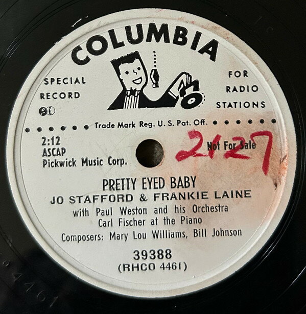 ・アーティスト Jo Stafford, Frankie Laine, Paul Weston & His Orchestra ・タイトル Pretty Eyed Baby / Thats The One For Me ・レーベル・型番 COLUMBIA 39388 ・フォーマット 78回転SP盤レコード ・コンディション(盤) 良い (VG+) ・コンディション(ジャケット) 可 (VG) ・コンディション(帯) オビなし ・特記事項 【※再生コンディションによる返品不可】【Promotion Only】 サンプル画像です。実際の商品の画像ではありません 商品写真はバーコード/カタログ番号に対応したサンプル画像ですので、お送りする商品の画像ではありません。帯やライナーなどの付属品は、特記事項に記載されている場合のみ含まれます。プロモやカラーレコードなどの仕様についても、該当する場合のみ特記事項に記載しています。 【ご購入前に必ずご確認ください】 ・本店サイト(www.recordcity.jp)とは価格、送料が違います ・本店サイト、その他支店のオーダーとは同梱発送できません ・注文確定後に別の注文を頂いた場合、注文同士の同梱は致しかねます。 ・別倉庫から発送しているため、店頭受け渡しは対応しておりません ・一部商品は他の通販サイトでも販売しているため、ご注文のタイミングによっては商品のご用意ができない場合がございます。 ・土日祝日はお休みです 金曜・祝前日9時以降のご連絡またはご入金は、返答または発送が週明け・祝日明けに順次対応となります。 ・ご購入後のキャンセル不可 ご購入後のキャンセルはいかなる理由においてもお受けできません。ご了承の上、ご購入くださいませ。 ・日本郵便(ゆうパック/ゆうメール)によるお届けになります。 ・中古品であることをご理解ください 当ストアでは中古商品を主に販売しております。中古品であることをご理解の上ご購入ください。また、一部商品はRecordCityオンラインストアで試聴可能です。 ・返品について お客様のご都合による返品は一切承っておりません。 表記の内容と実際の商品に相違がある場合、また針飛び等で返品・返金をご希望される場合は、商品の到着後1週間以内にご連絡ください。商品の返送をこちらで確認後、キャンセル・返金を行います。 コンディションVG以下の商品は返品できません。プレイに影響のない表面のこすれ傷、プレス起因のノイズ盤は返品の対象外です。 【コンディション表記】 ・ほぼ新品(M-)(Like New) 完全な新品。未使用。当店ではほぼ使用しません ・非常に良い(EX)(Excellent) 中古盤として美品な状態。わずかな経年を感じるものの傷みを感じさせない、当店基準で最高の状態 ・良い(VG+)(Very Good Plus) 丁寧に扱われた中古品で、軽い使用感がみられる。 ・可(VG)(Acceptable) 使い込まれた中古品で、「良い」よりもさらに使用感がみられる。 ・悪い(VG-)(Bad) 状態が悪いアイテム。使用の保障はなく、再生不可、針飛び、目立つノイズがあるかもしれない。状態によるクレーム不可。返品不可。 ・非常に悪い(G)(Very Bad) 「悪い」よりさらに状態が悪いアイテム。使用の保障はなく、再生不可、針飛び、目立つノイズがあるかもしれない。状態によるクレーム不可。返品不可。 ・ジャンク(Fair)(Junk/Fair) 割れている、反っている、水ダメージがある、カビ、ジャケットが分離している、ひどい書き込み、ひどい擦れなど最低の状態。使用の保障はなく、再生不可、針飛び、目立つノイズがあるかもしれない。状態によるクレーム不可。返品不可。 ・ジャンク(Poor)(Junk/Poor) 割れている、反っている、水ダメージがある、カビ、ジャケットが分離している、ひどい書き込み、ひどい擦れなど最低の状態。使用の保障はなく、再生不可、針飛び、目立つノイズがあるかもしれない。状態によるクレーム不可。返品不可。