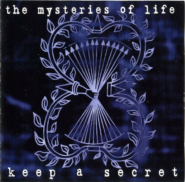・アーティスト Mysteries Of Life ・タイトル Keep A Secret ・レーベル・型番 RCA RCA667252 ・フォーマット CD ・コンディション(盤) 良い (VG+) ・コンディション(ジャケット) ・コンディション(帯) オビなし ・特記事項 【ケース擦れ】【ケース汚れ】【カバー変色】 サンプル画像です。実際の商品の画像ではありません 商品写真はバーコード/カタログ番号に対応したサンプル画像ですので、お送りする商品の画像ではありません。帯やライナーなどの付属品は、特記事項に記載されている場合のみ含まれます。プロモやカラーレコードなどの仕様についても、該当する場合のみ特記事項に記載しています。 【ご購入前に必ずご確認ください】 ・本店サイト(www.recordcity.jp)とは価格、送料が違います ・本店サイト、その他支店のオーダーとは同梱発送できません ・注文確定後に別の注文を頂いた場合、注文同士の同梱は致しかねます。 ・別倉庫から発送しているため、店頭受け渡しは対応しておりません ・一部商品は他の通販サイトでも販売しているため、ご注文のタイミングによっては商品のご用意ができない場合がございます。 ・土日祝日はお休みです 金曜・祝前日9時以降のご連絡またはご入金は、返答または発送が週明け・祝日明けに順次対応となります。 ・ご購入後のキャンセル不可 ご購入後のキャンセルはいかなる理由においてもお受けできません。ご了承の上、ご購入くださいませ。 ・日本郵便(ゆうパック/ゆうメール)によるお届けになります。 ・中古品であることをご理解ください 当ストアでは中古商品を主に販売しております。中古品であることをご理解の上ご購入ください。また、一部商品はRecordCityオンラインストアで試聴可能です。 ・返品について お客様のご都合による返品は一切承っておりません。 表記の内容と実際の商品に相違がある場合、また針飛び等で返品・返金をご希望される場合は、商品の到着後1週間以内にご連絡ください。商品の返送をこちらで確認後、キャンセル・返金を行います。 コンディションVG以下の商品は返品できません。プレイに影響のない表面のこすれ傷、プレス起因のノイズ盤は返品の対象外です。 【コンディション表記】 ・ほぼ新品(M-)(Like New) 完全な新品。未使用。当店ではほぼ使用しません ・非常に良い(EX)(Excellent) 中古盤として美品な状態。わずかな経年を感じるものの傷みを感じさせない、当店基準で最高の状態 ・良い(VG+)(Very Good Plus) 丁寧に扱われた中古品で、軽い使用感がみられる。 ・可(VG)(Acceptable) 使い込まれた中古品で、「良い」よりもさらに使用感がみられる。 ・悪い(VG-)(Bad) 状態が悪いアイテム。使用の保障はなく、再生不可、針飛び、目立つノイズがあるかもしれない。状態によるクレーム不可。返品不可。 ・非常に悪い(G)(Very Bad) 「悪い」よりさらに状態が悪いアイテム。使用の保障はなく、再生不可、針飛び、目立つノイズがあるかもしれない。状態によるクレーム不可。返品不可。 ・ジャンク(Fair)(Junk/Fair) 割れている、反っている、水ダメージがある、カビ、ジャケットが分離している、ひどい書き込み、ひどい擦れなど最低の状態。使用の保障はなく、再生不可、針飛び、目立つノイズがあるかもしれない。状態によるクレーム不可。返品不可。 ・ジャンク(Poor)(Junk/Poor) 割れている、反っている、水ダメージがある、カビ、ジャケットが分離している、ひどい書き込み、ひどい擦れなど最低の状態。使用の保障はなく、再生不可、針飛び、目立つノイズがあるかもしれない。状態によるクレーム不可。返品不可。