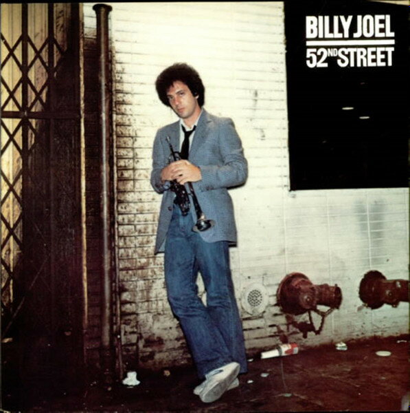 ・アーティスト Billy Joel ・タイトル 52nd Street ・レーベル・型番 COLUMBIA PC35609 ・フォーマット LPレコード ・コンディション(盤) 非常に良い(EX) ・コンディション(ジャケット) 良い (VG+) ・コンディション(帯) オビなし ・特記事項 サンプル画像です。実際の商品の画像ではありません 商品写真はバーコード/カタログ番号に対応したサンプル画像ですので、お送りする商品の画像ではありません。帯やライナーなどの付属品は、特記事項に記載されている場合のみ含まれます。プロモやカラーレコードなどの仕様についても、該当する場合のみ特記事項に記載しています。 【ご購入前に必ずご確認ください】 ・本店サイト(www.recordcity.jp)とは価格、送料が違います ・本店サイト、その他支店のオーダーとは同梱発送できません ・注文確定後に別の注文を頂いた場合、注文同士の同梱は致しかねます。 ・別倉庫から発送しているため、店頭受け渡しは対応しておりません ・一部商品は他の通販サイトでも販売しているため、ご注文のタイミングによっては商品のご用意ができない場合がございます。 ・土日祝日はお休みです 金曜・祝前日9時以降のご連絡またはご入金は、返答または発送が週明け・祝日明けに順次対応となります。 ・ご購入後のキャンセル不可 ご購入後のキャンセルはいかなる理由においてもお受けできません。ご了承の上、ご購入くださいませ。 ・日本郵便(ゆうパック/ゆうメール)によるお届けになります。 ・中古品であることをご理解ください 当ストアでは中古商品を主に販売しております。中古品であることをご理解の上ご購入ください。また、一部商品はRecordCityオンラインストアで試聴可能です。 ・返品について お客様のご都合による返品は一切承っておりません。 表記の内容と実際の商品に相違がある場合、また針飛び等で返品・返金をご希望される場合は、商品の到着後1週間以内にご連絡ください。商品の返送をこちらで確認後、キャンセル・返金を行います。 コンディションVG以下の商品は返品できません。プレイに影響のない表面のこすれ傷、プレス起因のノイズ盤は返品の対象外です。 【コンディション表記】 ・ほぼ新品(M-)(Like New) 完全な新品。未使用。当店ではほぼ使用しません ・非常に良い(EX)(Excellent) 中古盤として美品な状態。わずかな経年を感じるものの傷みを感じさせない、当店基準で最高の状態 ・良い(VG+)(Very Good Plus) 丁寧に扱われた中古品で、軽い使用感がみられる。 ・可(VG)(Acceptable) 使い込まれた中古品で、「良い」よりもさらに使用感がみられる。 ・悪い(VG-)(Bad) 状態が悪いアイテム。使用の保障はなく、再生不可、針飛び、目立つノイズがあるかもしれない。状態によるクレーム不可。返品不可。 ・非常に悪い(G)(Very Bad) 「悪い」よりさらに状態が悪いアイテム。使用の保障はなく、再生不可、針飛び、目立つノイズがあるかもしれない。状態によるクレーム不可。返品不可。 ・ジャンク(Fair)(Junk/Fair) 割れている、反っている、水ダメージがある、カビ、ジャケットが分離している、ひどい書き込み、ひどい擦れなど最低の状態。使用の保障はなく、再生不可、針飛び、目立つノイズがあるかもしれない。状態によるクレーム不可。返品不可。 ・ジャンク(Poor)(Junk/Poor) 割れている、反っている、水ダメージがある、カビ、ジャケットが分離している、ひどい書き込み、ひどい擦れなど最低の状態。使用の保障はなく、再生不可、針飛び、目立つノイズがあるかもしれない。状態によるクレーム不可。返品不可。