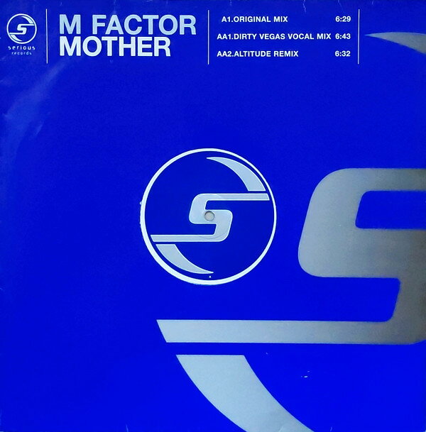 ・アーティスト M Factor ・タイトル Mother ・レーベル・型番 Serious Records SERR04212 ・フォーマット 12インチレコード ・コンディション(盤) 良い (VG+) ・コンディション(ジャケット) プレインカバー（元ジャケット／カバー無し） ・コンディション(帯) オビなし ・特記事項 【カバー折れ/しわ】【カバーにシール付着】 サンプル画像です。実際の商品の画像ではありません 商品写真はバーコード/カタログ番号に対応したサンプル画像ですので、お送りする商品の画像ではありません。帯やライナーなどの付属品は、特記事項に記載されている場合のみ含まれます。プロモやカラーレコードなどの仕様についても、該当する場合のみ特記事項に記載しています。 【ご購入前に必ずご確認ください】 ・本店サイト(www.recordcity.jp)とは価格、送料が違います ・本店サイト、その他支店のオーダーとは同梱発送できません ・注文確定後に別の注文を頂いた場合、注文同士の同梱は致しかねます。 ・別倉庫から発送しているため、店頭受け渡しは対応しておりません ・一部商品は他の通販サイトでも販売しているため、ご注文のタイミングによっては商品のご用意ができない場合がございます。 ・土日祝日はお休みです 金曜・祝前日9時以降のご連絡またはご入金は、返答または発送が週明け・祝日明けに順次対応となります。 ・ご購入後のキャンセル不可 ご購入後のキャンセルはいかなる理由においてもお受けできません。ご了承の上、ご購入くださいませ。 ・日本郵便(ゆうパック/ゆうメール)によるお届けになります。 ・中古品であることをご理解ください 当ストアでは中古商品を主に販売しております。中古品であることをご理解の上ご購入ください。また、一部商品はRecordCityオンラインストアで試聴可能です。 ・返品について お客様のご都合による返品は一切承っておりません。 表記の内容と実際の商品に相違がある場合、また針飛び等で返品・返金をご希望される場合は、商品の到着後1週間以内にご連絡ください。商品の返送をこちらで確認後、キャンセル・返金を行います。 コンディションVG以下の商品は返品できません。プレイに影響のない表面のこすれ傷、プレス起因のノイズ盤は返品の対象外です。 【コンディション表記】 ・ほぼ新品(M-)(Like New) 完全な新品。未使用。当店ではほぼ使用しません ・非常に良い(EX)(Excellent) 中古盤として美品な状態。わずかな経年を感じるものの傷みを感じさせない、当店基準で最高の状態 ・良い(VG+)(Very Good Plus) 丁寧に扱われた中古品で、軽い使用感がみられる。 ・可(VG)(Acceptable) 使い込まれた中古品で、「良い」よりもさらに使用感がみられる。 ・悪い(VG-)(Bad) 状態が悪いアイテム。使用の保障はなく、再生不可、針飛び、目立つノイズがあるかもしれない。状態によるクレーム不可。返品不可。 ・非常に悪い(G)(Very Bad) 「悪い」よりさらに状態が悪いアイテム。使用の保障はなく、再生不可、針飛び、目立つノイズがあるかもしれない。状態によるクレーム不可。返品不可。 ・ジャンク(Fair)(Junk/Fair) 割れている、反っている、水ダメージがある、カビ、ジャケットが分離している、ひどい書き込み、ひどい擦れなど最低の状態。使用の保障はなく、再生不可、針飛び、目立つノイズがあるかもしれない。状態によるクレーム不可。返品不可。 ・ジャンク(Poor)(Junk/Poor) 割れている、反っている、水ダメージがある、カビ、ジャケットが分離している、ひどい書き込み、ひどい擦れなど最低の状態。使用の保障はなく、再生不可、針飛び、目立つノイズがあるかもしれない。状態によるクレーム不可。返品不可。