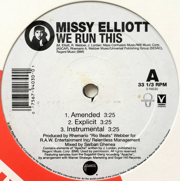 ・アーティスト Missy Elliott ・タイトル We Run This / Irresistible Delicious ・レーベル・型番 Atlantic 094030 ・フォーマット 12インチレコード ・コンディション(盤) 良い (VG+) ・コンディション(ジャケット) 良い (VG+) ・コンディション(帯) オビなし ・特記事項 サンプル画像です。実際の商品の画像ではありません 商品写真はバーコード/カタログ番号に対応したサンプル画像ですので、お送りする商品の画像ではありません。帯やライナーなどの付属品は、特記事項に記載されている場合のみ含まれます。プロモやカラーレコードなどの仕様についても、該当する場合のみ特記事項に記載しています。 【ご購入前に必ずご確認ください】 ・本店サイト(www.recordcity.jp)とは価格、送料が違います ・本店サイト、その他支店のオーダーとは同梱発送できません ・注文確定後に別の注文を頂いた場合、注文同士の同梱は致しかねます。 ・別倉庫から発送しているため、店頭受け渡しは対応しておりません ・一部商品は他の通販サイトでも販売しているため、ご注文のタイミングによっては商品のご用意ができない場合がございます。 ・土日祝日はお休みです 金曜・祝前日9時以降のご連絡またはご入金は、返答または発送が週明け・祝日明けに順次対応となります。 ・ご購入後のキャンセル不可 ご購入後のキャンセルはいかなる理由においてもお受けできません。ご了承の上、ご購入くださいませ。 ・日本郵便(ゆうパック/ゆうメール)によるお届けになります。 ・中古品であることをご理解ください 当ストアでは中古商品を主に販売しております。中古品であることをご理解の上ご購入ください。また、一部商品はRecordCityオンラインストアで試聴可能です。 ・返品について お客様のご都合による返品は一切承っておりません。 表記の内容と実際の商品に相違がある場合、また針飛び等で返品・返金をご希望される場合は、商品の到着後1週間以内にご連絡ください。商品の返送をこちらで確認後、キャンセル・返金を行います。 コンディションVG以下の商品は返品できません。プレイに影響のない表面のこすれ傷、プレス起因のノイズ盤は返品の対象外です。 【コンディション表記】 ・ほぼ新品(M-)(Like New) 完全な新品。未使用。当店ではほぼ使用しません ・非常に良い(EX)(Excellent) 中古盤として美品な状態。わずかな経年を感じるものの傷みを感じさせない、当店基準で最高の状態 ・良い(VG+)(Very Good Plus) 丁寧に扱われた中古品で、軽い使用感がみられる。 ・可(VG)(Acceptable) 使い込まれた中古品で、「良い」よりもさらに使用感がみられる。 ・悪い(VG-)(Bad) 状態が悪いアイテム。使用の保障はなく、再生不可、針飛び、目立つノイズがあるかもしれない。状態によるクレーム不可。返品不可。 ・非常に悪い(G)(Very Bad) 「悪い」よりさらに状態が悪いアイテム。使用の保障はなく、再生不可、針飛び、目立つノイズがあるかもしれない。状態によるクレーム不可。返品不可。 ・ジャンク(Fair)(Junk/Fair) 割れている、反っている、水ダメージがある、カビ、ジャケットが分離している、ひどい書き込み、ひどい擦れなど最低の状態。使用の保障はなく、再生不可、針飛び、目立つノイズがあるかもしれない。状態によるクレーム不可。返品不可。 ・ジャンク(Poor)(Junk/Poor) 割れている、反っている、水ダメージがある、カビ、ジャケットが分離している、ひどい書き込み、ひどい擦れなど最低の状態。使用の保障はなく、再生不可、針飛び、目立つノイズがあるかもしれない。状態によるクレーム不可。返品不可。