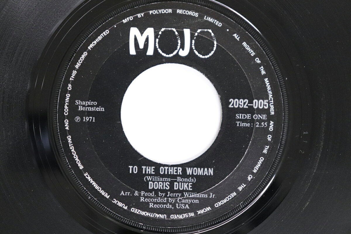 ・アーティスト Doris Duke ・タイトル To The Other Woman / I Don't Care Anymore ・レーベル・型番 MOJO 2092005 ・フォーマット 7インチレコード ・コンディション(盤) 良い (VG+) ・コンディション(ジャケット) ・コンディション(帯) オビなし ・特記事項 【盤に短いヘアライン】 実際に発送される商品の画像です 【ご購入前に必ずご確認ください】 ・本店サイト(www.recordcity.jp)とは価格、送料が違います ・本店サイト、その他支店のオーダーとは同梱発送できません ・注文確定後に別の注文を頂いた場合、注文同士の同梱は致しかねます。 ・別倉庫から発送しているため、店頭受け渡しは対応しておりません ・一部商品は他の通販サイトでも販売しているため、ご注文のタイミングによっては商品のご用意ができない場合がございます。 ・土日祝日はお休みです 金曜・祝前日9時以降のご連絡またはご入金は、返答または発送が週明け・祝日明けに順次対応となります。 ・ご購入後のキャンセル不可 ご購入後のキャンセルはいかなる理由においてもお受けできません。ご了承の上、ご購入くださいませ。 ・日本郵便(ゆうパック/ゆうメール)によるお届けになります。 ・中古品であることをご理解ください 当ストアでは中古商品を主に販売しております。中古品であることをご理解の上ご購入ください。また、一部商品はRecordCityオンラインストアで試聴可能です。 ・返品について お客様のご都合による返品は一切承っておりません。 表記の内容と実際の商品に相違がある場合、また針飛び等で返品・返金をご希望される場合は、商品の到着後1週間以内にご連絡ください。商品の返送をこちらで確認後、キャンセル・返金を行います。 コンディションVG以下の商品は返品できません。プレイに影響のない表面のこすれ傷、プレス起因のノイズ盤は返品の対象外です。 【コンディション表記】 ・ほぼ新品(M-)(Like New) 完全な新品。未使用。当店ではほぼ使用しません ・非常に良い(EX)(Excellent) 中古盤として美品な状態。わずかな経年を感じるものの傷みを感じさせない、当店基準で最高の状態 ・良い(VG+)(Very Good Plus) 丁寧に扱われた中古品で、軽い使用感がみられる。 ・可(VG)(Acceptable) 使い込まれた中古品で、「良い」よりもさらに使用感がみられる。 ・悪い(VG-)(Bad) 状態が悪いアイテム。使用の保障はなく、再生不可、針飛び、目立つノイズがあるかもしれない。状態によるクレーム不可。返品不可。 ・非常に悪い(G)(Very Bad) 「悪い」よりさらに状態が悪いアイテム。使用の保障はなく、再生不可、針飛び、目立つノイズがあるかもしれない。状態によるクレーム不可。返品不可。 ・ジャンク(Fair)(Junk/Fair) 割れている、反っている、水ダメージがある、カビ、ジャケットが分離している、ひどい書き込み、ひどい擦れなど最低の状態。使用の保障はなく、再生不可、針飛び、目立つノイズがあるかもしれない。状態によるクレーム不可。返品不可。 ・ジャンク(Poor)(Junk/Poor) 割れている、反っている、水ダメージがある、カビ、ジャケットが分離している、ひどい書き込み、ひどい擦れなど最低の状態。使用の保障はなく、再生不可、針飛び、目立つノイズがあるかもしれない。状態によるクレーム不可。返品不可。