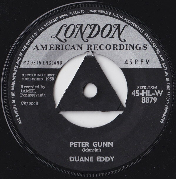 ・アーティスト Duane Eddy ・タイトル Peter Gunn ・レーベル・型番 LONDON 45HLW8879 ・フォーマット 7インチレコード ・コンディション(盤) 良い (VG+) ・コンディション(ジャケット) プレインカバー（元ジャケット／カバー無し） ・コンディション(帯) オビなし ・特記事項 サンプル画像です。実際の商品の画像ではありません 商品写真はバーコード/カタログ番号に対応したサンプル画像ですので、お送りする商品の画像ではありません。帯やライナーなどの付属品は、特記事項に記載されている場合のみ含まれます。プロモやカラーレコードなどの仕様についても、該当する場合のみ特記事項に記載しています。 【ご購入前に必ずご確認ください】 ・本店サイト(www.recordcity.jp)とは価格、送料が違います ・本店サイト、その他支店のオーダーとは同梱発送できません ・注文確定後に別の注文を頂いた場合、注文同士の同梱は致しかねます。 ・別倉庫から発送しているため、店頭受け渡しは対応しておりません ・一部商品は他の通販サイトでも販売しているため、ご注文のタイミングによっては商品のご用意ができない場合がございます。 ・土日祝日はお休みです 金曜・祝前日9時以降のご連絡またはご入金は、返答または発送が週明け・祝日明けに順次対応となります。 ・ご購入後のキャンセル不可 ご購入後のキャンセルはいかなる理由においてもお受けできません。ご了承の上、ご購入くださいませ。 ・日本郵便(ゆうパック/ゆうメール)によるお届けになります。 ・中古品であることをご理解ください 当ストアでは中古商品を主に販売しております。中古品であることをご理解の上ご購入ください。また、一部商品はRecordCityオンラインストアで試聴可能です。 ・返品について お客様のご都合による返品は一切承っておりません。 表記の内容と実際の商品に相違がある場合、また針飛び等で返品・返金をご希望される場合は、商品の到着後1週間以内にご連絡ください。商品の返送をこちらで確認後、キャンセル・返金を行います。 コンディションVG以下の商品は返品できません。プレイに影響のない表面のこすれ傷、プレス起因のノイズ盤は返品の対象外です。 【コンディション表記】 ・ほぼ新品(M-)(Like New) 完全な新品。未使用。当店ではほぼ使用しません ・非常に良い(EX)(Excellent) 中古盤として美品な状態。わずかな経年を感じるものの傷みを感じさせない、当店基準で最高の状態 ・良い(VG+)(Very Good Plus) 丁寧に扱われた中古品で、軽い使用感がみられる。 ・可(VG)(Acceptable) 使い込まれた中古品で、「良い」よりもさらに使用感がみられる。 ・悪い(VG-)(Bad) 状態が悪いアイテム。使用の保障はなく、再生不可、針飛び、目立つノイズがあるかもしれない。状態によるクレーム不可。返品不可。 ・非常に悪い(G)(Very Bad) 「悪い」よりさらに状態が悪いアイテム。使用の保障はなく、再生不可、針飛び、目立つノイズがあるかもしれない。状態によるクレーム不可。返品不可。 ・ジャンク(Fair)(Junk/Fair) 割れている、反っている、水ダメージがある、カビ、ジャケットが分離している、ひどい書き込み、ひどい擦れなど最低の状態。使用の保障はなく、再生不可、針飛び、目立つノイズがあるかもしれない。状態によるクレーム不可。返品不可。 ・ジャンク(Poor)(Junk/Poor) 割れている、反っている、水ダメージがある、カビ、ジャケットが分離している、ひどい書き込み、ひどい擦れなど最低の状態。使用の保障はなく、再生不可、針飛び、目立つノイズがあるかもしれない。状態によるクレーム不可。返品不可。