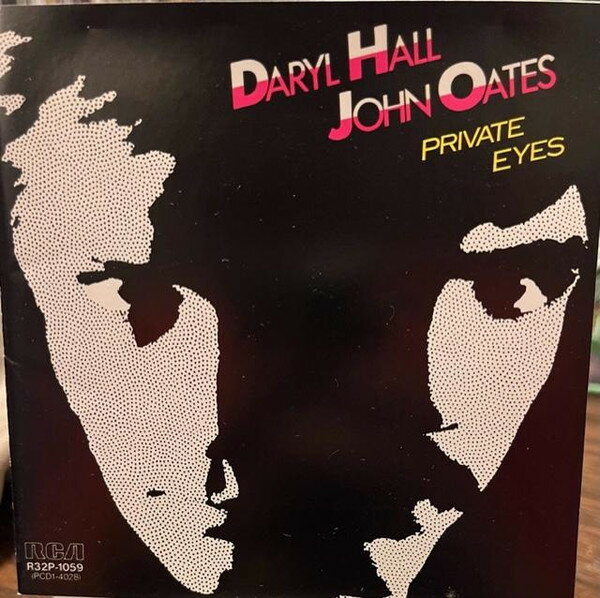 ・アーティスト Daryl Hall & John Oates ・タイトル Private Eyes ・レーベル・型番 RCA R32P1059 ・フォーマット CD ・コンディション(盤) 可 (VG) ・コンディション(ジャケット) ・コンディション(帯) オビなし ・特記事項 【ケース擦れ】【盤に目立ったキズ】 サンプル画像です。実際の商品の画像ではありません 商品写真はバーコード/カタログ番号に対応したサンプル画像ですので、お送りする商品の画像ではありません。帯やライナーなどの付属品は、特記事項に記載されている場合のみ含まれます。プロモやカラーレコードなどの仕様についても、該当する場合のみ特記事項に記載しています。 【ご購入前に必ずご確認ください】 ・本店サイト(www.recordcity.jp)とは価格、送料が違います ・本店サイト、その他支店のオーダーとは同梱発送できません ・注文確定後に別の注文を頂いた場合、注文同士の同梱は致しかねます。 ・別倉庫から発送しているため、店頭受け渡しは対応しておりません ・一部商品は他の通販サイトでも販売しているため、ご注文のタイミングによっては商品のご用意ができない場合がございます。 ・土日祝日はお休みです 金曜・祝前日9時以降のご連絡またはご入金は、返答または発送が週明け・祝日明けに順次対応となります。 ・ご購入後のキャンセル不可 ご購入後のキャンセルはいかなる理由においてもお受けできません。ご了承の上、ご購入くださいませ。 ・日本郵便(ゆうパック/ゆうメール)によるお届けになります。 ・中古品であることをご理解ください 当ストアでは中古商品を主に販売しております。中古品であることをご理解の上ご購入ください。また、一部商品はRecordCityオンラインストアで試聴可能です。 ・返品について お客様のご都合による返品は一切承っておりません。 表記の内容と実際の商品に相違がある場合、また針飛び等で返品・返金をご希望される場合は、商品の到着後1週間以内にご連絡ください。商品の返送をこちらで確認後、キャンセル・返金を行います。 コンディションVG以下の商品は返品できません。プレイに影響のない表面のこすれ傷、プレス起因のノイズ盤は返品の対象外です。 【コンディション表記】 ・ほぼ新品(M-)(Like New) 完全な新品。未使用。当店ではほぼ使用しません ・非常に良い(EX)(Excellent) 中古盤として美品な状態。わずかな経年を感じるものの傷みを感じさせない、当店基準で最高の状態 ・良い(VG+)(Very Good Plus) 丁寧に扱われた中古品で、軽い使用感がみられる。 ・可(VG)(Acceptable) 使い込まれた中古品で、「良い」よりもさらに使用感がみられる。 ・悪い(VG-)(Bad) 状態が悪いアイテム。使用の保障はなく、再生不可、針飛び、目立つノイズがあるかもしれない。状態によるクレーム不可。返品不可。 ・非常に悪い(G)(Very Bad) 「悪い」よりさらに状態が悪いアイテム。使用の保障はなく、再生不可、針飛び、目立つノイズがあるかもしれない。状態によるクレーム不可。返品不可。 ・ジャンク(Fair)(Junk/Fair) 割れている、反っている、水ダメージがある、カビ、ジャケットが分離している、ひどい書き込み、ひどい擦れなど最低の状態。使用の保障はなく、再生不可、針飛び、目立つノイズがあるかもしれない。状態によるクレーム不可。返品不可。 ・ジャンク(Poor)(Junk/Poor) 割れている、反っている、水ダメージがある、カビ、ジャケットが分離している、ひどい書き込み、ひどい擦れなど最低の状態。使用の保障はなく、再生不可、針飛び、目立つノイズがあるかもしれない。状態によるクレーム不可。返品不可。