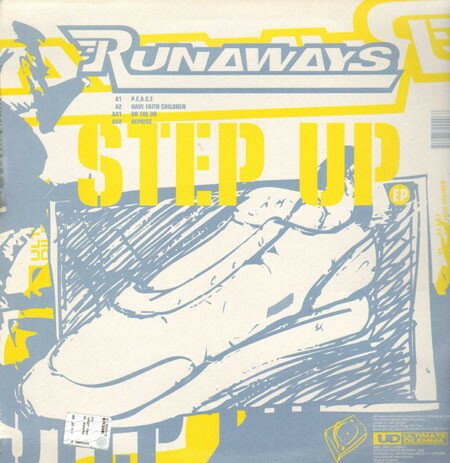 ・アーティスト Runaways ・タイトル Step Up EP ・レーベル・型番 Ultimate Dilemma UDR029 ・フォーマット 12インチレコード ・コンディション(盤) 良い (VG+) ・コンディション(ジャケット) 良い (VG+) ・コンディション(帯) オビなし ・特記事項 【カバーにシール付着】 サンプル画像です。実際の商品の画像ではありません 商品写真はバーコード/カタログ番号に対応したサンプル画像ですので、お送りする商品の画像ではありません。帯やライナーなどの付属品は、特記事項に記載されている場合のみ含まれます。プロモやカラーレコードなどの仕様についても、該当する場合のみ特記事項に記載しています。 【ご購入前に必ずご確認ください】 ・本店サイト(www.recordcity.jp)とは価格、送料が違います ・本店サイト、その他支店のオーダーとは同梱発送できません ・注文確定後に別の注文を頂いた場合、注文同士の同梱は致しかねます。 ・別倉庫から発送しているため、店頭受け渡しは対応しておりません ・一部商品は他の通販サイトでも販売しているため、ご注文のタイミングによっては商品のご用意ができない場合がございます。 ・土日祝日はお休みです 金曜・祝前日9時以降のご連絡またはご入金は、返答または発送が週明け・祝日明けに順次対応となります。 ・ご購入後のキャンセル不可 ご購入後のキャンセルはいかなる理由においてもお受けできません。ご了承の上、ご購入くださいませ。 ・日本郵便(ゆうパック/ゆうメール)によるお届けになります。 ・中古品であることをご理解ください 当ストアでは中古商品を主に販売しております。中古品であることをご理解の上ご購入ください。また、一部商品はRecordCityオンラインストアで試聴可能です。 ・返品について お客様のご都合による返品は一切承っておりません。 表記の内容と実際の商品に相違がある場合、また針飛び等で返品・返金をご希望される場合は、商品の到着後1週間以内にご連絡ください。商品の返送をこちらで確認後、キャンセル・返金を行います。 コンディションVG以下の商品は返品できません。プレイに影響のない表面のこすれ傷、プレス起因のノイズ盤は返品の対象外です。 【コンディション表記】 ・ほぼ新品(M-)(Like New) 完全な新品。未使用。当店ではほぼ使用しません ・非常に良い(EX)(Excellent) 中古盤として美品な状態。わずかな経年を感じるものの傷みを感じさせない、当店基準で最高の状態 ・良い(VG+)(Very Good Plus) 丁寧に扱われた中古品で、軽い使用感がみられる。 ・可(VG)(Acceptable) 使い込まれた中古品で、「良い」よりもさらに使用感がみられる。 ・悪い(VG-)(Bad) 状態が悪いアイテム。使用の保障はなく、再生不可、針飛び、目立つノイズがあるかもしれない。状態によるクレーム不可。返品不可。 ・非常に悪い(G)(Very Bad) 「悪い」よりさらに状態が悪いアイテム。使用の保障はなく、再生不可、針飛び、目立つノイズがあるかもしれない。状態によるクレーム不可。返品不可。 ・ジャンク(Fair)(Junk/Fair) 割れている、反っている、水ダメージがある、カビ、ジャケットが分離している、ひどい書き込み、ひどい擦れなど最低の状態。使用の保障はなく、再生不可、針飛び、目立つノイズがあるかもしれない。状態によるクレーム不可。返品不可。 ・ジャンク(Poor)(Junk/Poor) 割れている、反っている、水ダメージがある、カビ、ジャケットが分離している、ひどい書き込み、ひどい擦れなど最低の状態。使用の保障はなく、再生不可、針飛び、目立つノイズがあるかもしれない。状態によるクレーム不可。返品不可。