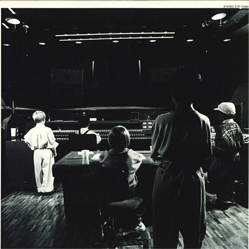 ・アーティスト チューリップ ・タイトル Changes ・レーベル・型番 EXPRESS ETP72380 ・フォーマット LP ・コンディション(盤) 非常に良い(EX) ・コンディション(ジャケット) 非常に良い(EX) ・コンディション(帯) オビなし ・特記事項 【ライナー付き】 サンプル画像です。実際の商品の画像ではありません 商品写真はバーコード/カタログ番号に対応したサンプル画像ですので、お送りする商品の画像ではありません。帯やライナーなどの付属品は、特記事項に記載されている場合のみ含まれます。プロモやカラーレコードなどの仕様についても、該当する場合のみ特記事項に記載しています。 【ご購入前に必ずご確認ください】 ・本店サイト(www.recordcity.jp)とは価格、送料が違います ・本店サイト、その他支店のオーダーとは同梱発送できません ・注文確定後に別の注文を頂いた場合、注文同士の同梱は致しかねます。 ・別倉庫から発送しているため、店頭受け渡しは対応しておりません ・一部商品は他の通販サイトでも販売しているため、ご注文のタイミングによっては商品のご用意ができない場合がございます。 ・土日祝日はお休みです 金曜・祝前日9時以降のご連絡またはご入金は、返答または発送が週明け・祝日明けに順次対応となります。 ・ご購入後のキャンセル不可 ご購入後のキャンセルはいかなる理由においてもお受けできません。ご了承の上、ご購入くださいませ。 ・日本郵便(ゆうパック/ゆうメール)によるお届けになります。 ・中古品であることをご理解ください 当ストアでは中古商品を主に販売しております。中古品であることをご理解の上ご購入ください。また、一部商品はRecordCityオンラインストアで試聴可能です。 ・返品について お客様のご都合による返品は一切承っておりません。 表記の内容と実際の商品に相違がある場合、また針飛び等で返品・返金をご希望される場合は、商品の到着後1週間以内にご連絡ください。商品の返送をこちらで確認後、キャンセル・返金を行います。 コンディションVG以下の商品は返品できません。プレイに影響のない表面のこすれ傷、プレス起因のノイズ盤は返品の対象外です。 【コンディション表記】 ・ほぼ新品(M-)(Like New) 完全な新品。未使用。当店ではほぼ使用しません ・非常に良い(EX)(Excellent) 中古盤として美品な状態。わずかな経年を感じるものの傷みを感じさせない、当店基準で最高の状態 ・良い(VG+)(Very Good Plus) 丁寧に扱われた中古品で、軽い使用感がみられる。 ・可(VG)(Acceptable) 使い込まれた中古品で、「良い」よりもさらに使用感がみられる。 ・悪い(VG-)(Bad) 状態が悪いアイテム。使用の保障はなく、再生不可、針飛び、目立つノイズがあるかもしれない。状態によるクレーム不可。返品不可。 ・非常に悪い(G)(Very Bad) 「悪い」よりさらに状態が悪いアイテム。使用の保障はなく、再生不可、針飛び、目立つノイズがあるかもしれない。状態によるクレーム不可。返品不可。 ・ジャンク(Fair)(Junk/Fair) 割れている、反っている、水ダメージがある、カビ、ジャケットが分離している、ひどい書き込み、ひどい擦れなど最低の状態。使用の保障はなく、再生不可、針飛び、目立つノイズがあるかもしれない。状態によるクレーム不可。返品不可。 ・ジャンク(Poor)(Junk/Poor) 割れている、反っている、水ダメージがある、カビ、ジャケットが分離している、ひどい書き込み、ひどい擦れなど最低の状態。使用の保障はなく、再生不可、針飛び、目立つノイズがあるかもしれない。状態によるクレーム不可。返品不可。