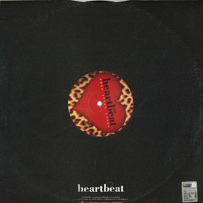 ・アーティスト Buzios ・タイトル Tudo Que Voce Podia Ser ・レーベル・型番 HEARTBEAT HB095 ・フォーマット 12" ・コンディション(盤) 良い (VG+) ・コンディション(ジャケット) プレインカバー（元ジャケット／カバー無し） ・コンディション(帯) オビなし ・特記事項 【レーベルに書き込み】 サンプル画像です。実際の商品の画像ではありません 商品写真はバーコード/カタログ番号に対応したサンプル画像ですので、お送りする商品の画像ではありません。帯やライナーなどの付属品は、特記事項に記載されている場合のみ含まれます。プロモやカラーレコードなどの仕様についても、該当する場合のみ特記事項に記載しています。 【ご購入前に必ずご確認ください】 ・本店サイト(www.recordcity.jp)とは価格、送料が違います ・本店サイト、その他支店のオーダーとは同梱発送できません ・注文確定後に別の注文を頂いた場合、注文同士の同梱は致しかねます。 ・別倉庫から発送しているため、店頭受け渡しは対応しておりません ・一部商品は他の通販サイトでも販売しているため、ご注文のタイミングによっては商品のご用意ができない場合がございます。 ・土日祝日はお休みです 金曜・祝前日9時以降のご連絡またはご入金は、返答または発送が週明け・祝日明けに順次対応となります。 ・ご購入後のキャンセル不可 ご購入後のキャンセルはいかなる理由においてもお受けできません。ご了承の上、ご購入くださいませ。 ・日本郵便(ゆうパック/ゆうメール)によるお届けになります。 ・中古品であることをご理解ください 当ストアでは中古商品を主に販売しております。中古品であることをご理解の上ご購入ください。また、一部商品はRecordCityオンラインストアで試聴可能です。 ・返品について お客様のご都合による返品は一切承っておりません。 表記の内容と実際の商品に相違がある場合、また針飛び等で返品・返金をご希望される場合は、商品の到着後1週間以内にご連絡ください。商品の返送をこちらで確認後、キャンセル・返金を行います。 コンディションVG以下の商品は返品できません。プレイに影響のない表面のこすれ傷、プレス起因のノイズ盤は返品の対象外です。 【コンディション表記】 ・ほぼ新品(M-)(Like New) 完全な新品。未使用。当店ではほぼ使用しません ・非常に良い(EX)(Excellent) 中古盤として美品な状態。わずかな経年を感じるものの傷みを感じさせない、当店基準で最高の状態 ・良い(VG+)(Very Good Plus) 丁寧に扱われた中古品で、軽い使用感がみられる。 ・可(VG)(Acceptable) 使い込まれた中古品で、「良い」よりもさらに使用感がみられる。 ・悪い(VG-)(Bad) 状態が悪いアイテム。使用の保障はなく、再生不可、針飛び、目立つノイズがあるかもしれない。状態によるクレーム不可。返品不可。 ・非常に悪い(G)(Very Bad) 「悪い」よりさらに状態が悪いアイテム。使用の保障はなく、再生不可、針飛び、目立つノイズがあるかもしれない。状態によるクレーム不可。返品不可。 ・ジャンク(Fair)(Junk/Fair) 割れている、反っている、水ダメージがある、カビ、ジャケットが分離している、ひどい書き込み、ひどい擦れなど最低の状態。使用の保障はなく、再生不可、針飛び、目立つノイズがあるかもしれない。状態によるクレーム不可。返品不可。 ・ジャンク(Poor)(Junk/Poor) 割れている、反っている、水ダメージがある、カビ、ジャケットが分離している、ひどい書き込み、ひどい擦れなど最低の状態。使用の保障はなく、再生不可、針飛び、目立つノイズがあるかもしれない。状態によるクレーム不可。返品不可。