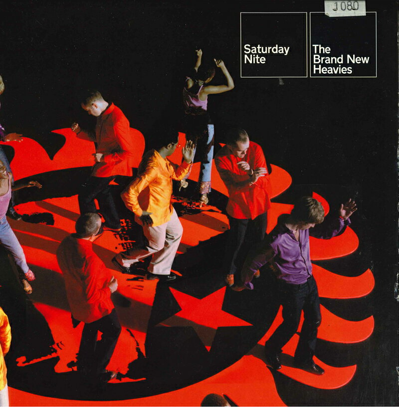 ・アーティスト Brand New Heavies ・タイトル Saturday Nite ・レーベル・型番 LONDON BNHX12 ・フォーマット 12" ・コンディション(盤) 可 (VG) ・コンディション(ジャケット) 非常に良い(EX) ・コンディション(帯) オビなし ・特記事項 【盤汚れ】【盤にヘアライン】 サンプル画像です。実際の商品の画像ではありません 商品写真はバーコード/カタログ番号に対応したサンプル画像ですので、お送りする商品の画像ではありません。帯やライナーなどの付属品は、特記事項に記載されている場合のみ含まれます。プロモやカラーレコードなどの仕様についても、該当する場合のみ特記事項に記載しています。 【ご購入前に必ずご確認ください】 ・本店サイト(www.recordcity.jp)とは価格、送料が違います ・本店サイト、その他支店のオーダーとは同梱発送できません ・注文確定後に別の注文を頂いた場合、注文同士の同梱は致しかねます。 ・別倉庫から発送しているため、店頭受け渡しは対応しておりません ・一部商品は他の通販サイトでも販売しているため、ご注文のタイミングによっては商品のご用意ができない場合がございます。 ・土日祝日はお休みです 金曜・祝前日9時以降のご連絡またはご入金は、返答または発送が週明け・祝日明けに順次対応となります。 ・ご購入後のキャンセル不可 ご購入後のキャンセルはいかなる理由においてもお受けできません。ご了承の上、ご購入くださいませ。 ・日本郵便(ゆうパック/ゆうメール)によるお届けになります。 ・中古品であることをご理解ください 当ストアでは中古商品を主に販売しております。中古品であることをご理解の上ご購入ください。また、一部商品はRecordCityオンラインストアで試聴可能です。 ・返品について お客様のご都合による返品は一切承っておりません。 表記の内容と実際の商品に相違がある場合、また針飛び等で返品・返金をご希望される場合は、商品の到着後1週間以内にご連絡ください。商品の返送をこちらで確認後、キャンセル・返金を行います。 コンディションVG以下の商品は返品できません。プレイに影響のない表面のこすれ傷、プレス起因のノイズ盤は返品の対象外です。 【コンディション表記】 ・ほぼ新品(M-)(Like New) 完全な新品。未使用。当店ではほぼ使用しません ・非常に良い(EX)(Excellent) 中古盤として美品な状態。わずかな経年を感じるものの傷みを感じさせない、当店基準で最高の状態 ・良い(VG+)(Very Good Plus) 丁寧に扱われた中古品で、軽い使用感がみられる。 ・可(VG)(Acceptable) 使い込まれた中古品で、「良い」よりもさらに使用感がみられる。 ・悪い(VG-)(Bad) 状態が悪いアイテム。使用の保障はなく、再生不可、針飛び、目立つノイズがあるかもしれない。状態によるクレーム不可。返品不可。 ・非常に悪い(G)(Very Bad) 「悪い」よりさらに状態が悪いアイテム。使用の保障はなく、再生不可、針飛び、目立つノイズがあるかもしれない。状態によるクレーム不可。返品不可。 ・ジャンク(Fair)(Junk/Fair) 割れている、反っている、水ダメージがある、カビ、ジャケットが分離している、ひどい書き込み、ひどい擦れなど最低の状態。使用の保障はなく、再生不可、針飛び、目立つノイズがあるかもしれない。状態によるクレーム不可。返品不可。 ・ジャンク(Poor)(Junk/Poor) 割れている、反っている、水ダメージがある、カビ、ジャケットが分離している、ひどい書き込み、ひどい擦れなど最低の状態。使用の保障はなく、再生不可、針飛び、目立つノイズがあるかもしれない。状態によるクレーム不可。返品不可。