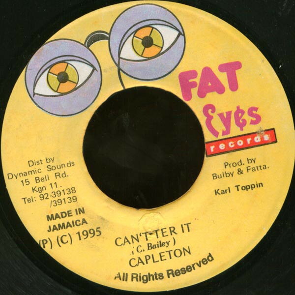 ・アーティスト Capleton ・タイトル Can't Ter It ・レーベル・型番 Fat Eyes Records none ・フォーマット 7" ・コンディション(盤) 良い (VG+) ・コンディション(ジャケット) ・コンディション(帯) オビなし ・特記事項 【レーベルにシール付着】 サンプル画像です。実際の商品の画像ではありません 商品写真はバーコード/カタログ番号に対応したサンプル画像ですので、お送りする商品の画像ではありません。帯やライナーなどの付属品は、特記事項に記載されている場合のみ含まれます。プロモやカラーレコードなどの仕様についても、該当する場合のみ特記事項に記載しています。 【ご購入前に必ずご確認ください】 ・本店サイト(www.recordcity.jp)とは価格、送料が違います ・本店サイト、その他支店のオーダーとは同梱発送できません ・注文確定後に別の注文を頂いた場合、注文同士の同梱は致しかねます。 ・別倉庫から発送しているため、店頭受け渡しは対応しておりません ・一部商品は他の通販サイトでも販売しているため、ご注文のタイミングによっては商品のご用意ができない場合がございます。 ・土日祝日はお休みです 金曜・祝前日9時以降のご連絡またはご入金は、返答または発送が週明け・祝日明けに順次対応となります。 ・ご購入後のキャンセル不可 ご購入後のキャンセルはいかなる理由においてもお受けできません。ご了承の上、ご購入くださいませ。 ・日本郵便(ゆうパック/ゆうメール)によるお届けになります。 ・中古品であることをご理解ください 当ストアでは中古商品を主に販売しております。中古品であることをご理解の上ご購入ください。また、一部商品はRecordCityオンラインストアで試聴可能です。 ・返品について お客様のご都合による返品は一切承っておりません。 表記の内容と実際の商品に相違がある場合、また針飛び等で返品・返金をご希望される場合は、商品の到着後1週間以内にご連絡ください。商品の返送をこちらで確認後、キャンセル・返金を行います。 コンディションVG以下の商品は返品できません。プレイに影響のない表面のこすれ傷、プレス起因のノイズ盤は返品の対象外です。 【コンディション表記】 ・ほぼ新品(M-)(Like New) 完全な新品。未使用。当店ではほぼ使用しません ・非常に良い(EX)(Excellent) 中古盤として美品な状態。わずかな経年を感じるものの傷みを感じさせない、当店基準で最高の状態 ・良い(VG+)(Very Good Plus) 丁寧に扱われた中古品で、軽い使用感がみられる。 ・可(VG)(Acceptable) 使い込まれた中古品で、「良い」よりもさらに使用感がみられる。 ・悪い(VG-)(Bad) 状態が悪いアイテム。使用の保障はなく、再生不可、針飛び、目立つノイズがあるかもしれない。状態によるクレーム不可。返品不可。 ・非常に悪い(G)(Very Bad) 「悪い」よりさらに状態が悪いアイテム。使用の保障はなく、再生不可、針飛び、目立つノイズがあるかもしれない。状態によるクレーム不可。返品不可。 ・ジャンク(Fair)(Junk/Fair) 割れている、反っている、水ダメージがある、カビ、ジャケットが分離している、ひどい書き込み、ひどい擦れなど最低の状態。使用の保障はなく、再生不可、針飛び、目立つノイズがあるかもしれない。状態によるクレーム不可。返品不可。 ・ジャンク(Poor)(Junk/Poor) 割れている、反っている、水ダメージがある、カビ、ジャケットが分離している、ひどい書き込み、ひどい擦れなど最低の状態。使用の保障はなく、再生不可、針飛び、目立つノイズがあるかもしれない。状態によるクレーム不可。返品不可。