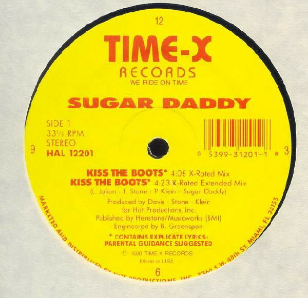 ・アーティスト Sugar Daddy ・タイトル Kiss The Boots ・レーベル・型番 Time-X Records HAL12201 ・フォーマット 12" ・コンディション(盤) 可 (VG) ・コンディション(ジャケット) カバーなし ・コンディション(帯) オビなし ・特記事項 【盤に薄い跡】 サンプル画像です。実際の商品の画像ではありません 商品写真はバーコード/カタログ番号に対応したサンプル画像ですので、お送りする商品の画像ではありません。帯やライナーなどの付属品は、特記事項に記載されている場合のみ含まれます。プロモやカラーレコードなどの仕様についても、該当する場合のみ特記事項に記載しています。 【ご購入前に必ずご確認ください】 ・本店サイト(www.recordcity.jp)とは価格、送料が違います ・本店サイト、その他支店のオーダーとは同梱発送できません ・注文確定後に別の注文を頂いた場合、注文同士の同梱は致しかねます。 ・別倉庫から発送しているため、店頭受け渡しは対応しておりません ・一部商品は他の通販サイトでも販売しているため、ご注文のタイミングによっては商品のご用意ができない場合がございます。 ・土日祝日はお休みです 金曜・祝前日9時以降のご連絡またはご入金は、返答または発送が週明け・祝日明けに順次対応となります。 ・ご購入後のキャンセル不可 ご購入後のキャンセルはいかなる理由においてもお受けできません。ご了承の上、ご購入くださいませ。 ・日本郵便(ゆうパック/ゆうメール)によるお届けになります。 ・中古品であることをご理解ください 当ストアでは中古商品を主に販売しております。中古品であることをご理解の上ご購入ください。また、一部商品はRecordCityオンラインストアで試聴可能です。 ・返品について お客様のご都合による返品は一切承っておりません。 表記の内容と実際の商品に相違がある場合、また針飛び等で返品・返金をご希望される場合は、商品の到着後1週間以内にご連絡ください。商品の返送をこちらで確認後、キャンセル・返金を行います。 コンディションVG以下の商品は返品できません。プレイに影響のない表面のこすれ傷、プレス起因のノイズ盤は返品の対象外です。 【コンディション表記】 ・ほぼ新品(M-)(Like New) 完全な新品。未使用。当店ではほぼ使用しません ・非常に良い(EX)(Excellent) 中古盤として美品な状態。わずかな経年を感じるものの傷みを感じさせない、当店基準で最高の状態 ・良い(VG+)(Very Good Plus) 丁寧に扱われた中古品で、軽い使用感がみられる。 ・可(VG)(Acceptable) 使い込まれた中古品で、「良い」よりもさらに使用感がみられる。 ・悪い(VG-)(Bad) 状態が悪いアイテム。使用の保障はなく、再生不可、針飛び、目立つノイズがあるかもしれない。状態によるクレーム不可。返品不可。 ・非常に悪い(G)(Very Bad) 「悪い」よりさらに状態が悪いアイテム。使用の保障はなく、再生不可、針飛び、目立つノイズがあるかもしれない。状態によるクレーム不可。返品不可。 ・ジャンク(Fair)(Junk/Fair) 割れている、反っている、水ダメージがある、カビ、ジャケットが分離している、ひどい書き込み、ひどい擦れなど最低の状態。使用の保障はなく、再生不可、針飛び、目立つノイズがあるかもしれない。状態によるクレーム不可。返品不可。 ・ジャンク(Poor)(Junk/Poor) 割れている、反っている、水ダメージがある、カビ、ジャケットが分離している、ひどい書き込み、ひどい擦れなど最低の状態。使用の保障はなく、再生不可、針飛び、目立つノイズがあるかもしれない。状態によるクレーム不可。返品不可。