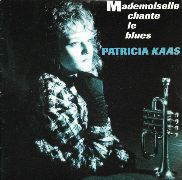 ・アーティスト Patricia Kaas ・タイトル Mademoiselle Chante Le Blues ・レーベル・型番 Polydor 8857877 ・フォーマット 7インチレコード ・コンディション(盤) 良い (VG+) ・コンディション(ジャケット) 良い (VG+) ・コンディション(帯) オビなし ・特記事項 サンプル画像です。実際の商品の画像ではありません 商品写真はバーコード/カタログ番号に対応したサンプル画像ですので、お送りする商品の画像ではありません。帯やライナーなどの付属品は、特記事項に記載されている場合のみ含まれます。プロモやカラーレコードなどの仕様についても、該当する場合のみ特記事項に記載しています。 【ご購入前に必ずご確認ください】 ・本店サイト(www.recordcity.jp)とは価格、送料が違います ・本店サイト、その他支店のオーダーとは同梱発送できません ・注文確定後に別の注文を頂いた場合、注文同士の同梱は致しかねます。 ・別倉庫から発送しているため、店頭受け渡しは対応しておりません ・一部商品は他の通販サイトでも販売しているため、ご注文のタイミングによっては商品のご用意ができない場合がございます。 ・土日祝日はお休みです 金曜・祝前日9時以降のご連絡またはご入金は、返答または発送が週明け・祝日明けに順次対応となります。 ・ご購入後のキャンセル不可 ご購入後のキャンセルはいかなる理由においてもお受けできません。ご了承の上、ご購入くださいませ。 ・日本郵便(ゆうパック/ゆうメール)によるお届けになります。 ・中古品であることをご理解ください 当ストアでは中古商品を主に販売しております。中古品であることをご理解の上ご購入ください。また、一部商品はRecordCityオンラインストアで試聴可能です。 ・返品について お客様のご都合による返品は一切承っておりません。 表記の内容と実際の商品に相違がある場合、また針飛び等で返品・返金をご希望される場合は、商品の到着後1週間以内にご連絡ください。商品の返送をこちらで確認後、キャンセル・返金を行います。 コンディションVG以下の商品は返品できません。プレイに影響のない表面のこすれ傷、プレス起因のノイズ盤は返品の対象外です。 【コンディション表記】 ・ほぼ新品(M-)(Like New) 完全な新品。未使用。当店ではほぼ使用しません ・非常に良い(EX)(Excellent) 中古盤として美品な状態。わずかな経年を感じるものの傷みを感じさせない、当店基準で最高の状態 ・良い(VG+)(Very Good Plus) 丁寧に扱われた中古品で、軽い使用感がみられる。 ・可(VG)(Acceptable) 使い込まれた中古品で、「良い」よりもさらに使用感がみられる。 ・悪い(VG-)(Bad) 状態が悪いアイテム。使用の保障はなく、再生不可、針飛び、目立つノイズがあるかもしれない。状態によるクレーム不可。返品不可。 ・非常に悪い(G)(Very Bad) 「悪い」よりさらに状態が悪いアイテム。使用の保障はなく、再生不可、針飛び、目立つノイズがあるかもしれない。状態によるクレーム不可。返品不可。 ・ジャンク(Fair)(Junk/Fair) 割れている、反っている、水ダメージがある、カビ、ジャケットが分離している、ひどい書き込み、ひどい擦れなど最低の状態。使用の保障はなく、再生不可、針飛び、目立つノイズがあるかもしれない。状態によるクレーム不可。返品不可。 ・ジャンク(Poor)(Junk/Poor) 割れている、反っている、水ダメージがある、カビ、ジャケットが分離している、ひどい書き込み、ひどい擦れなど最低の状態。使用の保障はなく、再生不可、針飛び、目立つノイズがあるかもしれない。状態によるクレーム不可。返品不可。