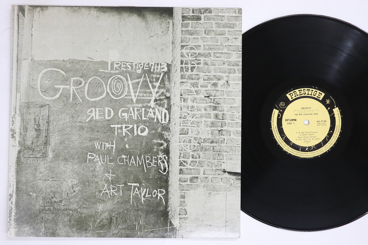 ・アーティスト Red Garland ・タイトル Groovy ・レーベル・型番 PRESTIGE MJ7125 ・フォーマット LPレコード ・コンディション(盤) 良い (VG+) ・コンディション(ジャケット) 良い (VG+) ・コンディション(帯) オビなし ・特記事項 【カバーに目立つ染み】【盤に浅い跡】 実際に発送される商品の画像です 【ご購入前に必ずご確認ください】 ・本店サイト(www.recordcity.jp)とは価格、送料が違います ・本店サイト、その他支店のオーダーとは同梱発送できません ・注文確定後に別の注文を頂いた場合、注文同士の同梱は致しかねます。 ・別倉庫から発送しているため、店頭受け渡しは対応しておりません ・一部商品は他の通販サイトでも販売しているため、ご注文のタイミングによっては商品のご用意ができない場合がございます。 ・土日祝日はお休みです 金曜・祝前日9時以降のご連絡またはご入金は、返答または発送が週明け・祝日明けに順次対応となります。 ・ご購入後のキャンセル不可 ご購入後のキャンセルはいかなる理由においてもお受けできません。ご了承の上、ご購入くださいませ。 ・日本郵便(ゆうパック/ゆうメール)によるお届けになります。 ・中古品であることをご理解ください 当ストアでは中古商品を主に販売しております。中古品であることをご理解の上ご購入ください。また、一部商品はRecordCityオンラインストアで試聴可能です。 ・返品について お客様のご都合による返品は一切承っておりません。 表記の内容と実際の商品に相違がある場合、また針飛び等で返品・返金をご希望される場合は、商品の到着後1週間以内にご連絡ください。商品の返送をこちらで確認後、キャンセル・返金を行います。 コンディションVG以下の商品は返品できません。プレイに影響のない表面のこすれ傷、プレス起因のノイズ盤は返品の対象外です。 【コンディション表記】 ・ほぼ新品(M-)(Like New) 完全な新品。未使用。当店ではほぼ使用しません ・非常に良い(EX)(Excellent) 中古盤として美品な状態。わずかな経年を感じるものの傷みを感じさせない、当店基準で最高の状態 ・良い(VG+)(Very Good Plus) 丁寧に扱われた中古品で、軽い使用感がみられる。 ・可(VG)(Acceptable) 使い込まれた中古品で、「良い」よりもさらに使用感がみられる。 ・悪い(VG-)(Bad) 状態が悪いアイテム。使用の保障はなく、再生不可、針飛び、目立つノイズがあるかもしれない。状態によるクレーム不可。返品不可。 ・非常に悪い(G)(Very Bad) 「悪い」よりさらに状態が悪いアイテム。使用の保障はなく、再生不可、針飛び、目立つノイズがあるかもしれない。状態によるクレーム不可。返品不可。 ・ジャンク(Fair)(Junk/Fair) 割れている、反っている、水ダメージがある、カビ、ジャケットが分離している、ひどい書き込み、ひどい擦れなど最低の状態。使用の保障はなく、再生不可、針飛び、目立つノイズがあるかもしれない。状態によるクレーム不可。返品不可。 ・ジャンク(Poor)(Junk/Poor) 割れている、反っている、水ダメージがある、カビ、ジャケットが分離している、ひどい書き込み、ひどい擦れなど最低の状態。使用の保障はなく、再生不可、針飛び、目立つノイズがあるかもしれない。状態によるクレーム不可。返品不可。