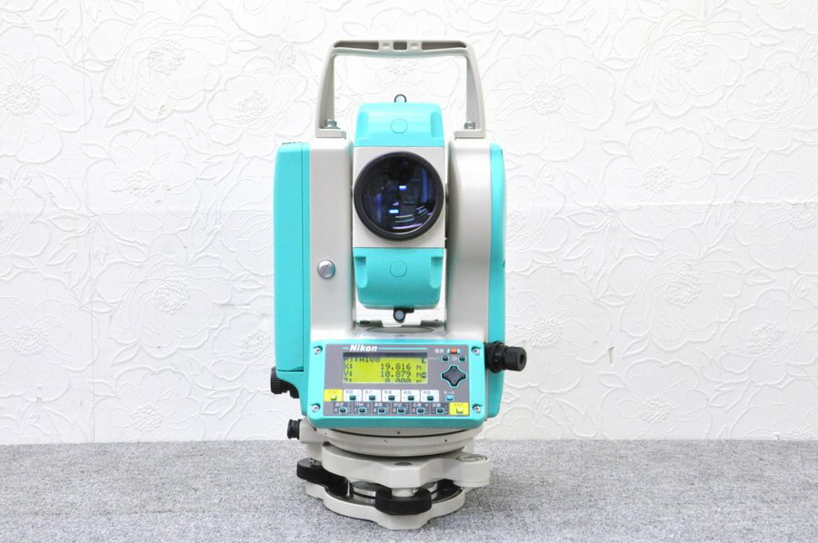 Rakuten - 【ウインターセール】【校正済】Nikon/ニコン トータルステーション NST-200C■シフト式■測量機器【中古】測量機器も多数ご用意！FALDY-5i FALDY-10i ファルディ20i NST-10SC・NST-20SCの新型機種です【ケース無し】