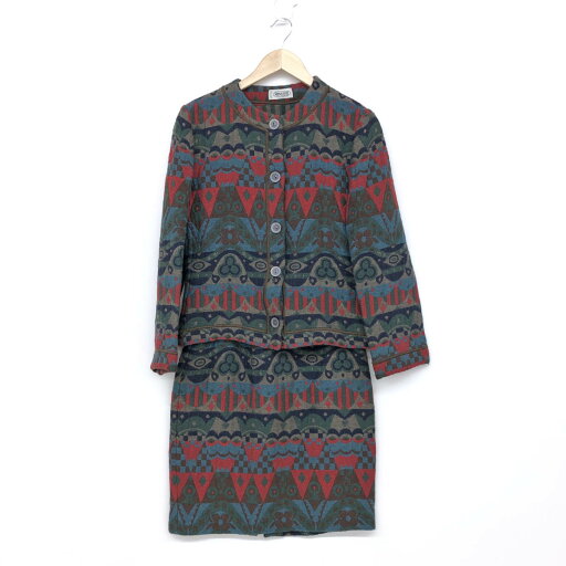 MISSONI ミッソーニ ジャケット&スカート 良好 サイズI42 マルチカラー ウール レディース 上下セット 総柄 セットアップ 【中古】 【202501】 MISSONI ミッソーニ ジャケット&スカート 良好 サイズI42 マルチカラー ウール レディース 上下セット 総柄 セットアップ 【中古】 【202501】