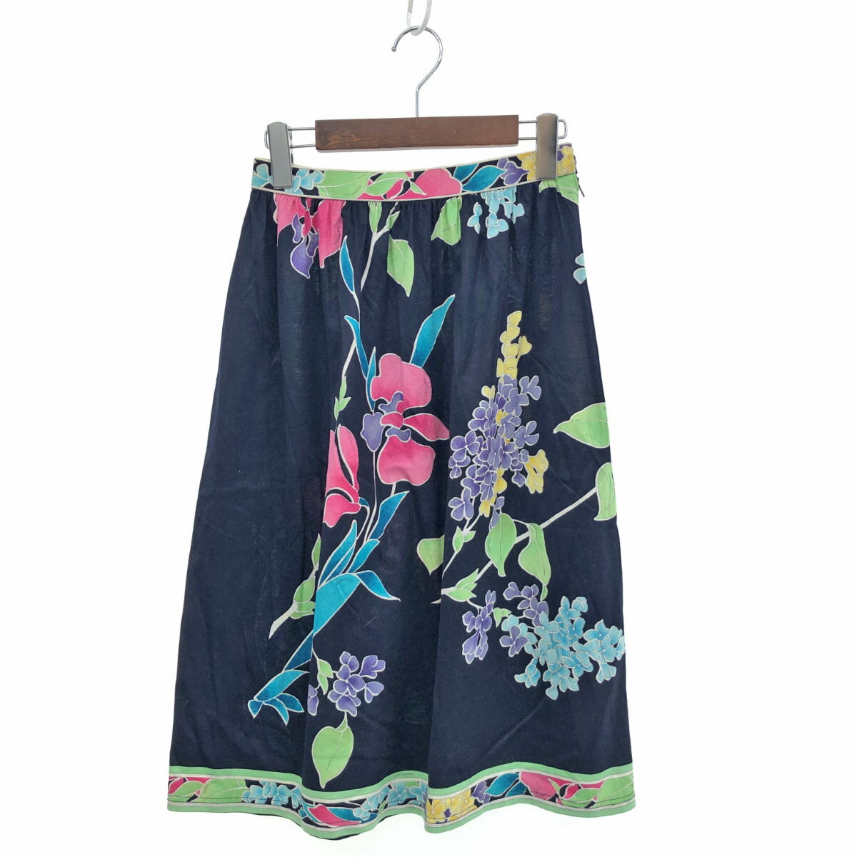 O482☆ タグ付き レオナール スカート 76-99 ブラック ベルベット