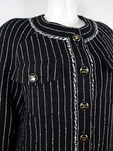 シャネル 未使用！入手困難23SSココボタンノーカラーツイードジャケット CHANEL