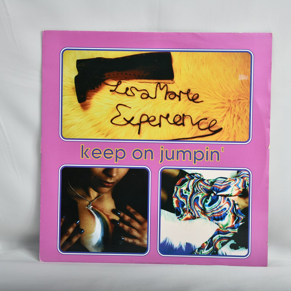 ☆商品詳細☆ 「Keep on Jumpin '」はFFRRレコードレーベルからリリースされ、英国でのリサマリーエクスペリエンスの唯一のトップ10ヒットとなりました。 商品名　　：THE LISA MARIE EXPERIENCE 　　　　　　Keep on Jumpin メーカー　：Three Beat Music 枚数　　　：1枚 収録時間　：35:41 リリース年：1996年7月1日 品番　　　：FX271/850567-1 商品サイズ：縦約31cm　横約30.5cm　厚さ約0.2cm 重量　　　：約170g 収録曲 A面 1,BIZARRE INC REMIX 2,THE LISA MARIE VOCAL EXPERIENCE B面 1,THE LISA MARIE SEQUENTIAL DUB 2,THE LISA MARIE DUB SEQUENTIAL 商品状態 再生確認済みです。 中古品のため、盤面に傷があります。 また、長期展示されていたこともあって、 ジャケットに色褪せ、劣化があります。 ※出品時に確認はしていますが、小傷等見落としがある 　場合がございます。 その際はご容赦ください。 ※取扱商品について 　当店の取り扱う商品は、全て二次流通品を商品として出 　品しております。 　キズ、汚れなどのある商品であることをご理解、ご納得 　のうえでのご購入を検討願います。 　・商品の専門的な動作、接続や設置方法などのご質問、 　　お問い合わせには、お答えいたしかねます。 　・当店の出品商品（セット品、まとめて出品している商 　　品を含む）は、一点ずつの質問対応、部品、パーツ、 　　一部商品のみの取引対応は、応じいたしかねます。 　・当店の取り扱う商品におきましては、全品お客様自身 　　でのメンテナンスを前提にご購入を検討願います。 当店ではお客様都合による返金・交換は受け付けておりませんので、ご了承の上ご購入お願いします。 その他の場合は、ページ右下の「返品について」をご覧ください。