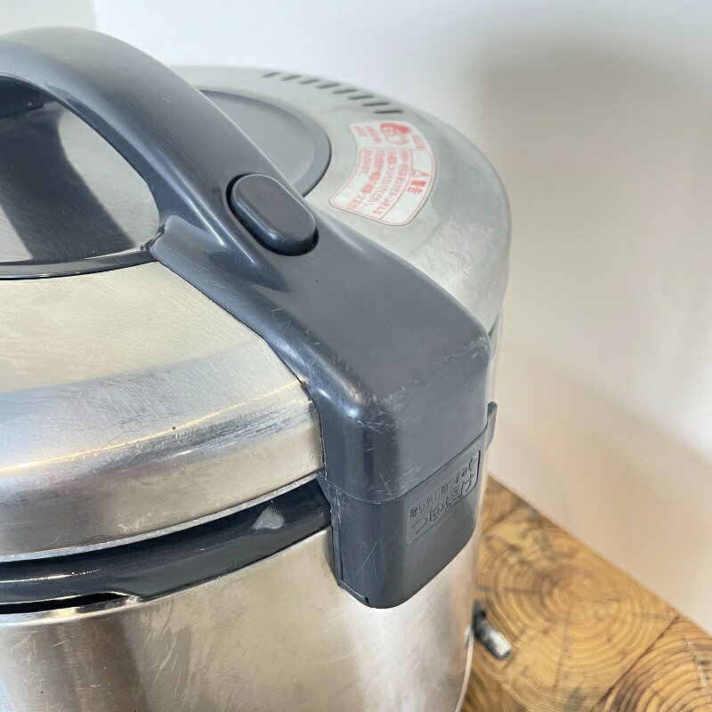 厨房用品専門店 リサイクルヒットの【中古】 ガス炊飯器 リンナイ RR-100GS-C 2017年製 都市ガス 幅309×奥行283×高349mm (No.9239) 業務用 厨房機器｜アングル3