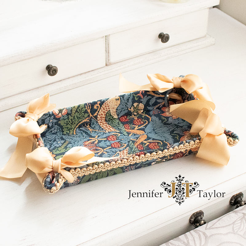 Jennifer Taylor ジェニファーテイラー トレイ かわいい アクセサリートレー いちご泥棒 クラシック 姫系 雑貨 インテリア