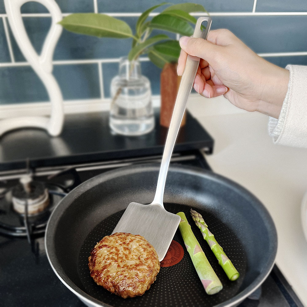 一菱金属 すくいやすく返しやすいターナー ( ICHIBISHI ターナー フライ返し フライパン返し ステンレス 食洗機対応 シンプル おしゃれ 右利き 左利き 両利き 調理器具 キッチン用品 キッチンツール キッチン雑貨 便利グッズ 日本製 ) [ 父の日 ]