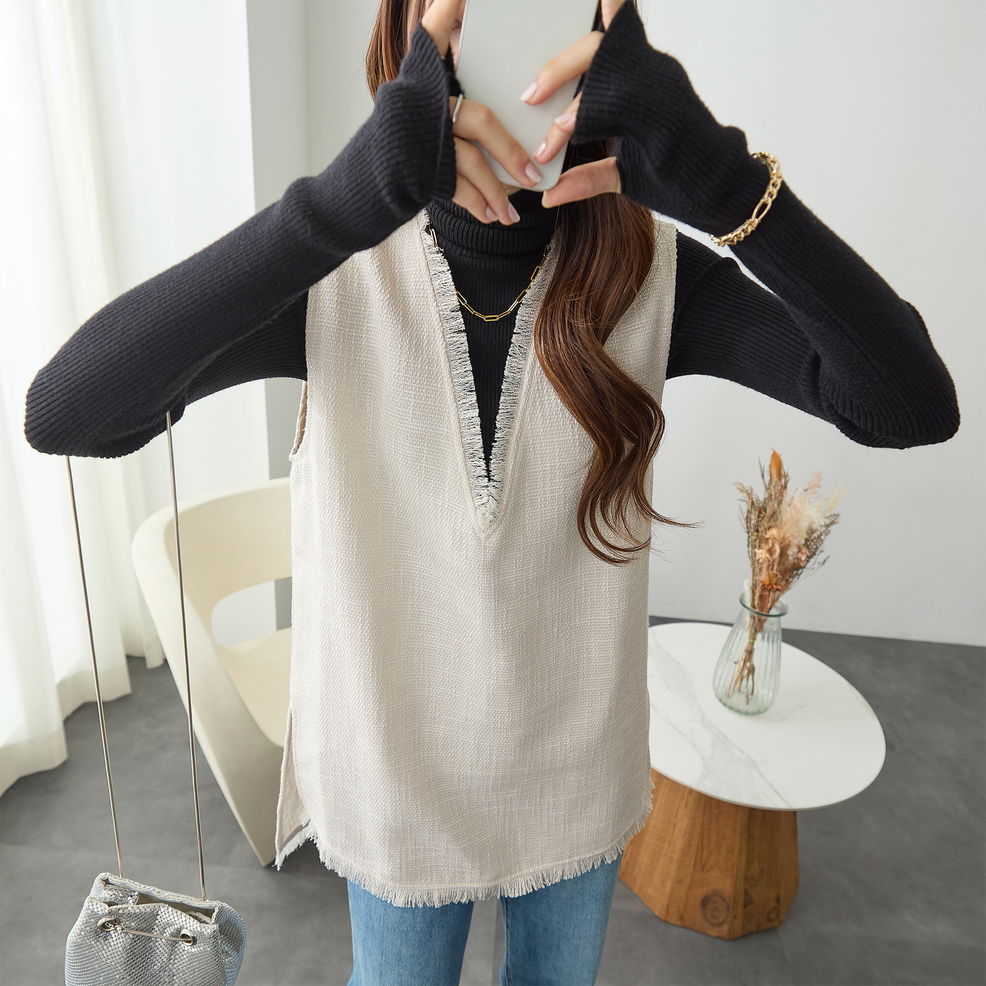 【12/4(木)20時まで3998円！】 『着映えるツイード調ベスト』 トップス レディース チュニック ベスト トレンド ツイード 調 フリンジ ジレ 30代 40代 50代 秋 秋冬 カジュアル 秋服 ゆったり 丈 Vネック ネック 大きいサイズ ロング 丈 ロング丈 長め 黒 白 ra62444 2