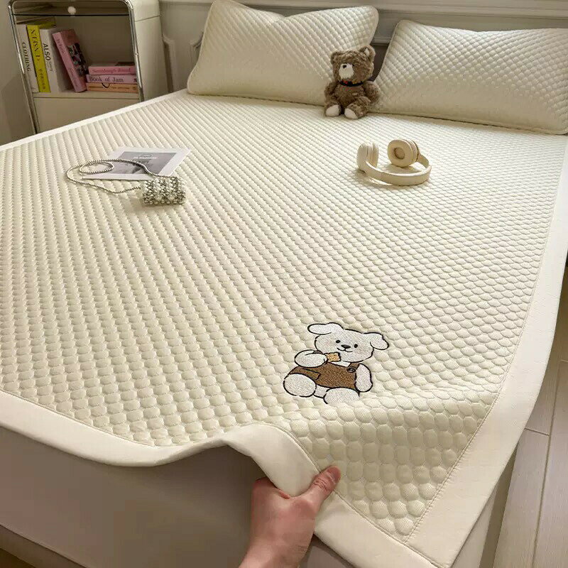この商品は接触冷感 敷きパッド3点セット ひんやり マットレスカバー ベッドパッド 冷感マット 涼しい パッドシーツ クール シーツ 枕カバー 防ダニ 抗菌防臭 四隅ゴムバンド 簡単 楽 ワンタッチ 洗濯機 洗える 90×200 120×200 150×200 180×200 200×220ポイント接触 冷感シーツ 冷感敷きパッド 冷感マット キッズ 子供用 かわいい夏用 3点セット商品情報素材/材質ナノシルクサイズ/寸法【シングル】90×200cm 【セミダブル】120×200cm 【ダブル】150×200cm 【キング】180×200cm 【ワイドキング】200×220cmその他商品説明ソフトでなめらかな肌触りが心地よく快適に過ごせます。高品質で縫製も丁寧に仕上がっています。洗濯方法約30以下のお水で中性洗剤を使用して単独洗濯してください。 洗濯時はお水に十分浸けてから洗濯してください。 塩素系漂白剤、柔軟剤等は使用しないでください。 高温乾燥は避けてください。日陰で吊り干しすることをお勧め致します。