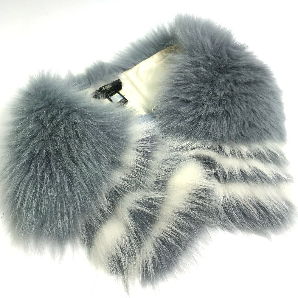 FENDI フェンディ FNG426 ファー 留めフック付き ティペット スヌード マフラー ファー レディース ブルー 【中古】