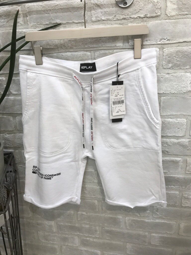リプレイREPLAY大人気「短パン」ホワイトメンズ（1万以上のお買い上げで送料無料）（父の日ラッピング無料）M9648-001-16000