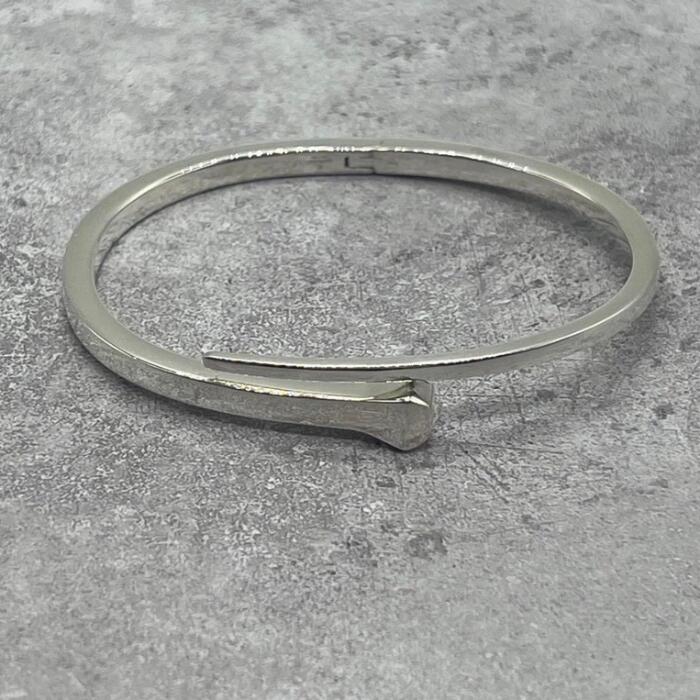 Rakuten - 【中古】グッチ GUCCI 釘モチーフ バングル 表記サイズ19 SV925 ネイル 希少 メンズ レディース ヴィンテージ オールド シルバー925 チェーン アクセサリー