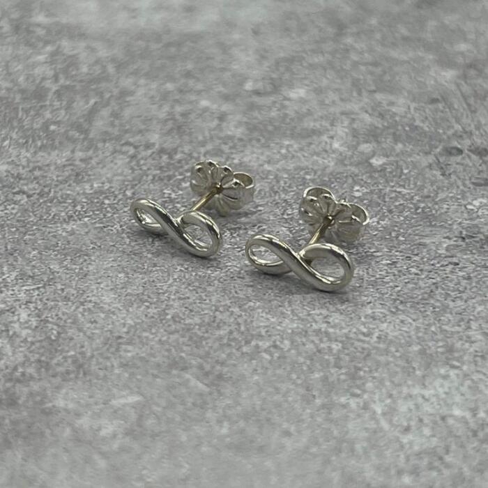 Rakuten - 【中古】ティファニー TIFFANY&CO インフィニティ ピアス Ag925 オンライン限定 メンズ レディース ヴィンテージ オールド シルバー925 アクセサリー
