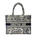 Christian Dior　クリスチャンディオール　ブックトート ミディアム　M1296ZTDT_M808　キャンバス エンプロイダリー　バッグ　トートバッグ　ハンドバッグ