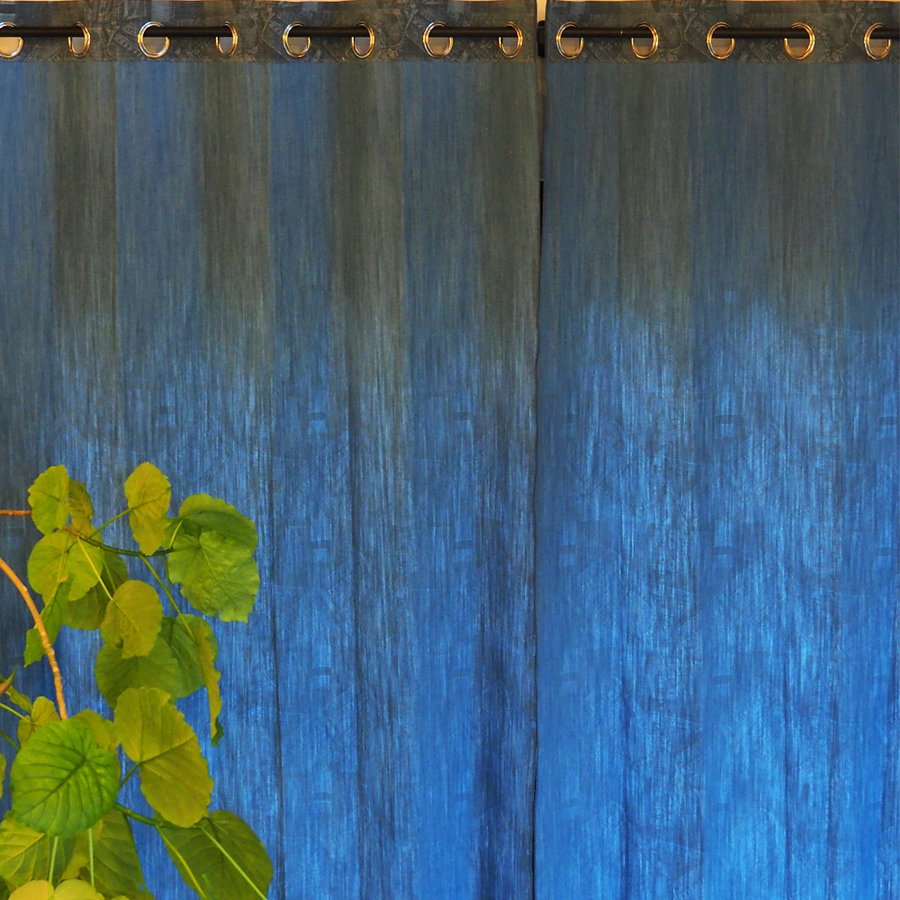 国産デニムカーテン/岡山井原製/井原デニム/井原デニム研究所/プリントカーテン/メーカー品番：IDC-P-B2000/巾200cm×高さ200cm両開き（100cm×200cm2枚組）/リバーシブル/ハトメスタイル/ブリーチ加工/青