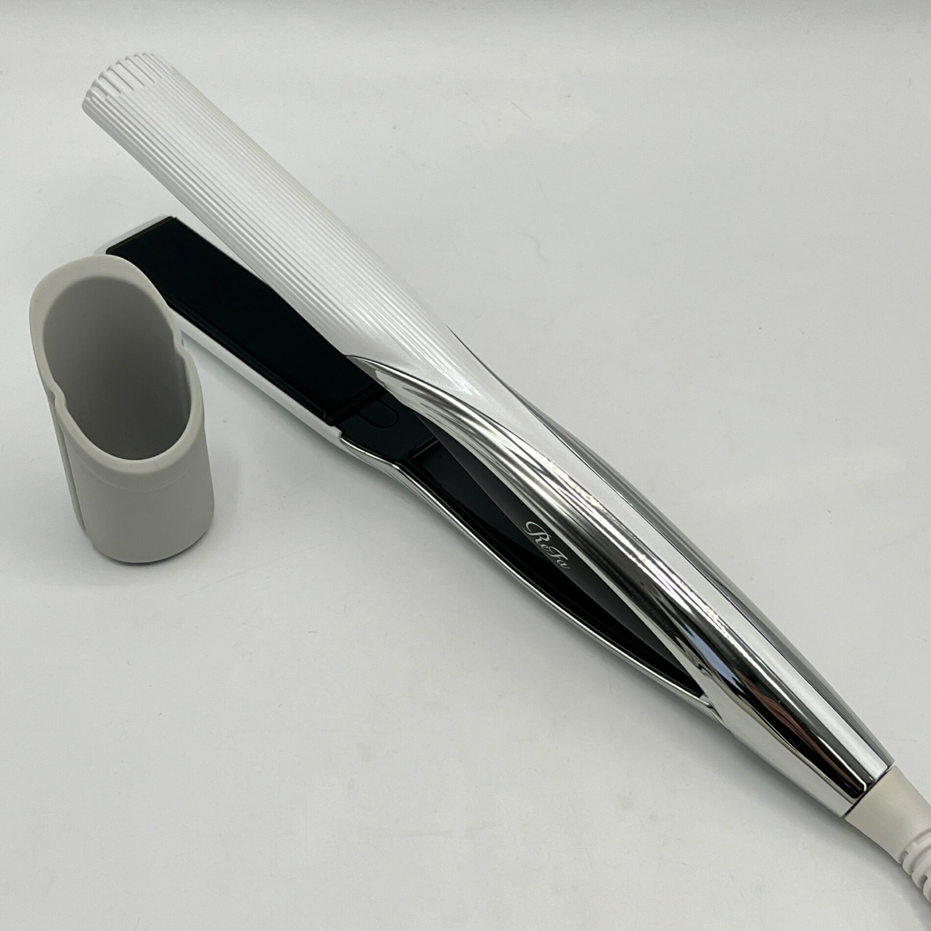 【美品】MTG ReFa BEAUTECH STRAIGHT IRON RE-AC02A リファビューテック ストレートアイロン ビューティック 本体 【中古】