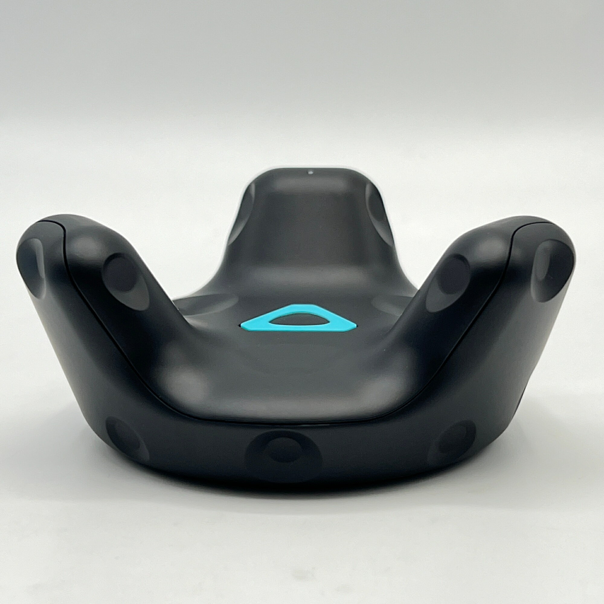 【美品】HTC VIVE Tracker 2018 99HANL002-00 アクセサリー トラッカー VR バイブ 【中古】