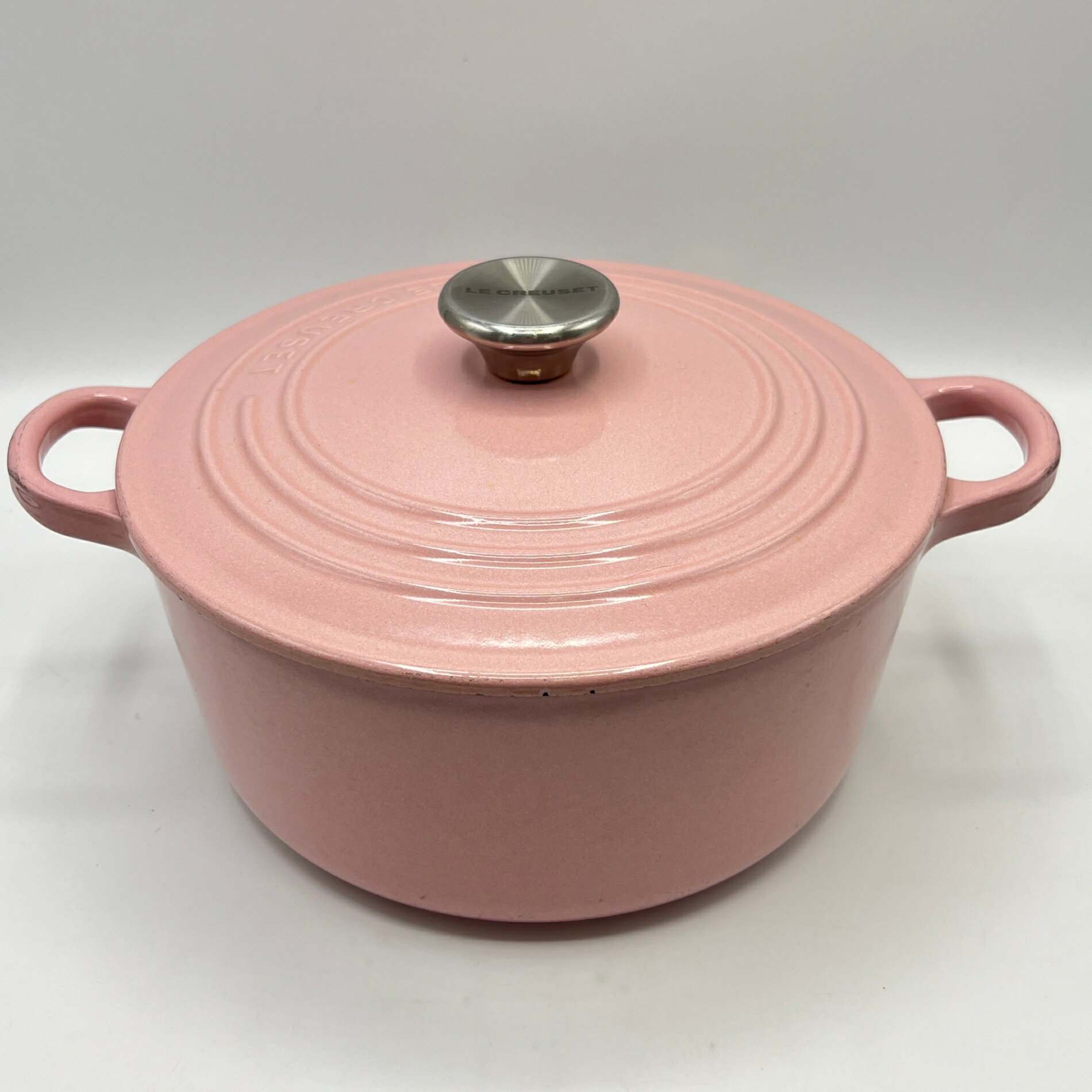 ル・クルーゼ ココット・ロンド 22cm シフォンピンク ホーロー 両手鍋 LE CREUSET 本 ...