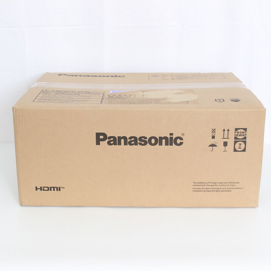 ■商品名 【新品未開封】パナソニック PT-VMW51J 液晶プロジェクター 5200lm Panasonic 本体 ■商品状態 【N】未使用品 ・新品未開封の商品です。 ・元箱には配送時のダメージがございますが、製品への影響はございません。 ※複数の在庫をまとめて出品している商品ページとなるため、元箱へのダメージ箇所はお写真とは異なる場合がございますことをご了承のうえで、ご購入下さいませ。 ・元箱にストレッチフィルムを巻いての発送となります。 ※付属品は画像にあるものが全てとなります。 ■元箱・説明書について ・元箱：あり ◆明るさ5200lmでWXGA解像度の液晶プロジェクタ。「ダイナミックコントラスト」により、3,000,000:1の高コントラスト比を実現。 ◆独自の「デイライトビューベーシック」機能により、プロジェクタに内蔵したセンサーで環境照度を測定し、リアルタイムで適正な画質補正を行う。 ◆1.6倍ズーム機能、上下・左右レンズシフト機能、台形補正・コーナー補正などの機能に加え、四隅プラス上下中心2点で補正できる「6点補正」機能も搭載。 ■商品ランク説明 当店が定める商品ランクは下記の商品状態からランク分けをおこなっております。 【N】未使用品 【S】数回使用程度の美品 【A】大きなダメージもなく程度良好の美品 【B】一般的な使用感のある商品 【C】傷、汚れがあり使用感を感じるUSED品 【D】傷・汚れなどが多く見受けられる難有品 【E】ジャンク品 ■発送について ・佐川急便でお支払い確認後、2営業日以内に発送いたします。 ※沖縄県及び離島のお客様はゆうパックでの【着払い】となりますので予めご了承ください。 ■古物商許可証 【大阪府公安委員会：第621010150412号】 ■ご購入の前にお読みください ・当店の明らかな商品説明の記載ミス等でない限り、ご購入後の返金・返品等の対応はできません。 ・ご購入後、3日以上ご連絡が取れないお客様につきましては、誠に勝手ながら購入の意思なしと判断し、キャンセル扱いとさせていただく場合がございますので予めご了承ください。 ■返金・返品について ・購入した商品と異なる場合 ・説明欄に記載のない大きなダメージがあった場合 ・サイズや記載と違うお色の場合 ・初期動作不良があった場合 上記の内容に該当する場合のみ返金・返品をお受けいたします。 ※若干の状態の違いなどの個人的主観、ご注文間違いやスペックの認識の相違、思っていた商品と違うなど、個人的な理由での返品はお受けできません。 ■商品番号 MCL2PD0XJ43E4FHP